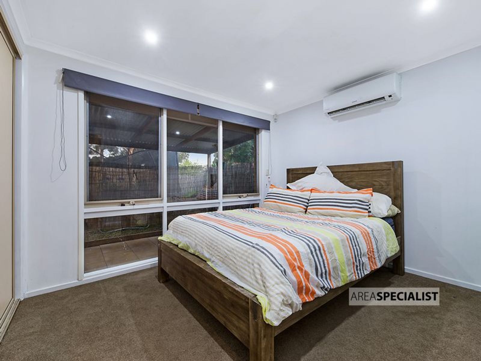5 Lawrence Court, Cranbourne North, VIC 3977, Cranbourne North - Thumbnail 2