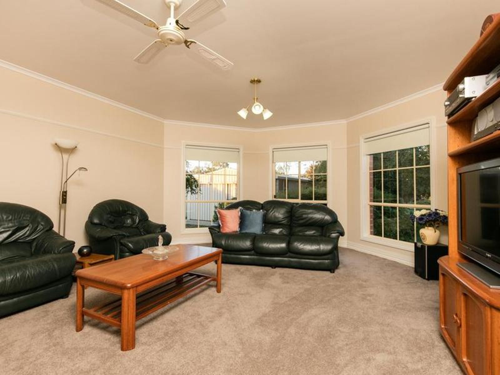 615 Cureton Avenue, Nichols Point - Thumbnail 2