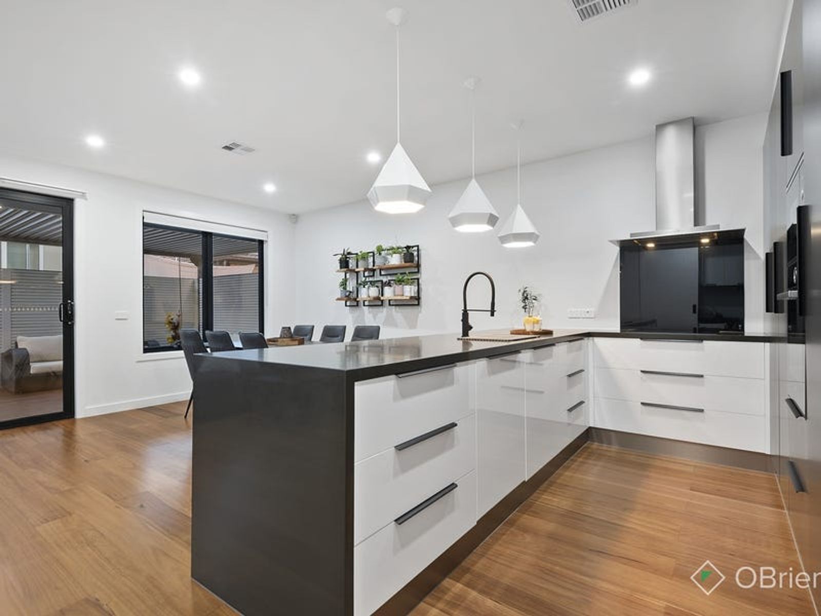73 Girvan Circuit, Endeavour Hills, VIC 3802, Endeavour Hills - Thumbnail 3