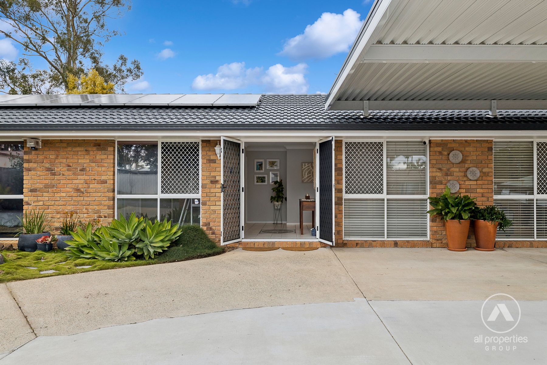 69 Barossa Street, Kingston QLD 4114, Kingston - Thumbnail 2