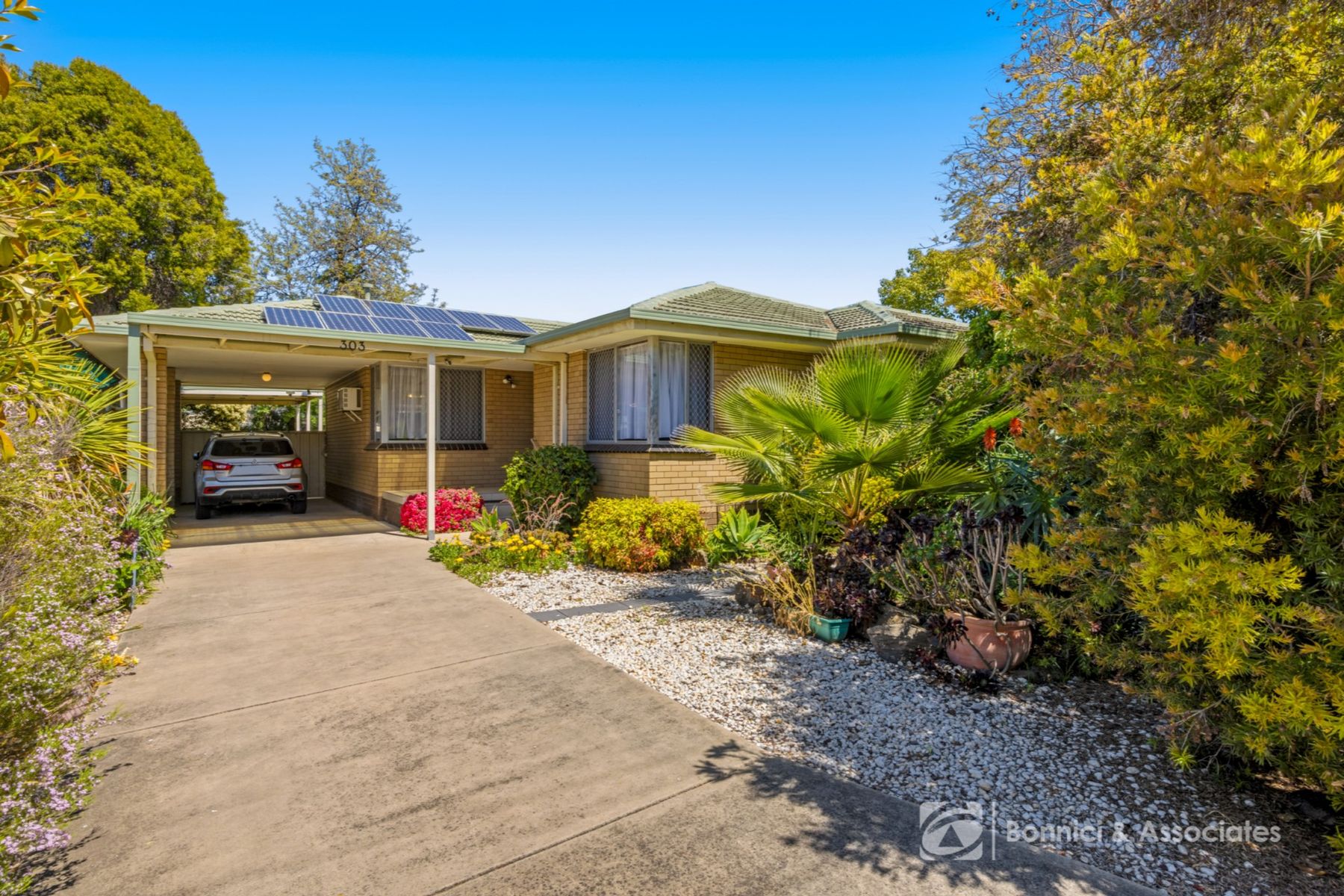 303 Lawrence Street, West Wodonga, VIC 3690, West Wodonga - Thumbnail 2