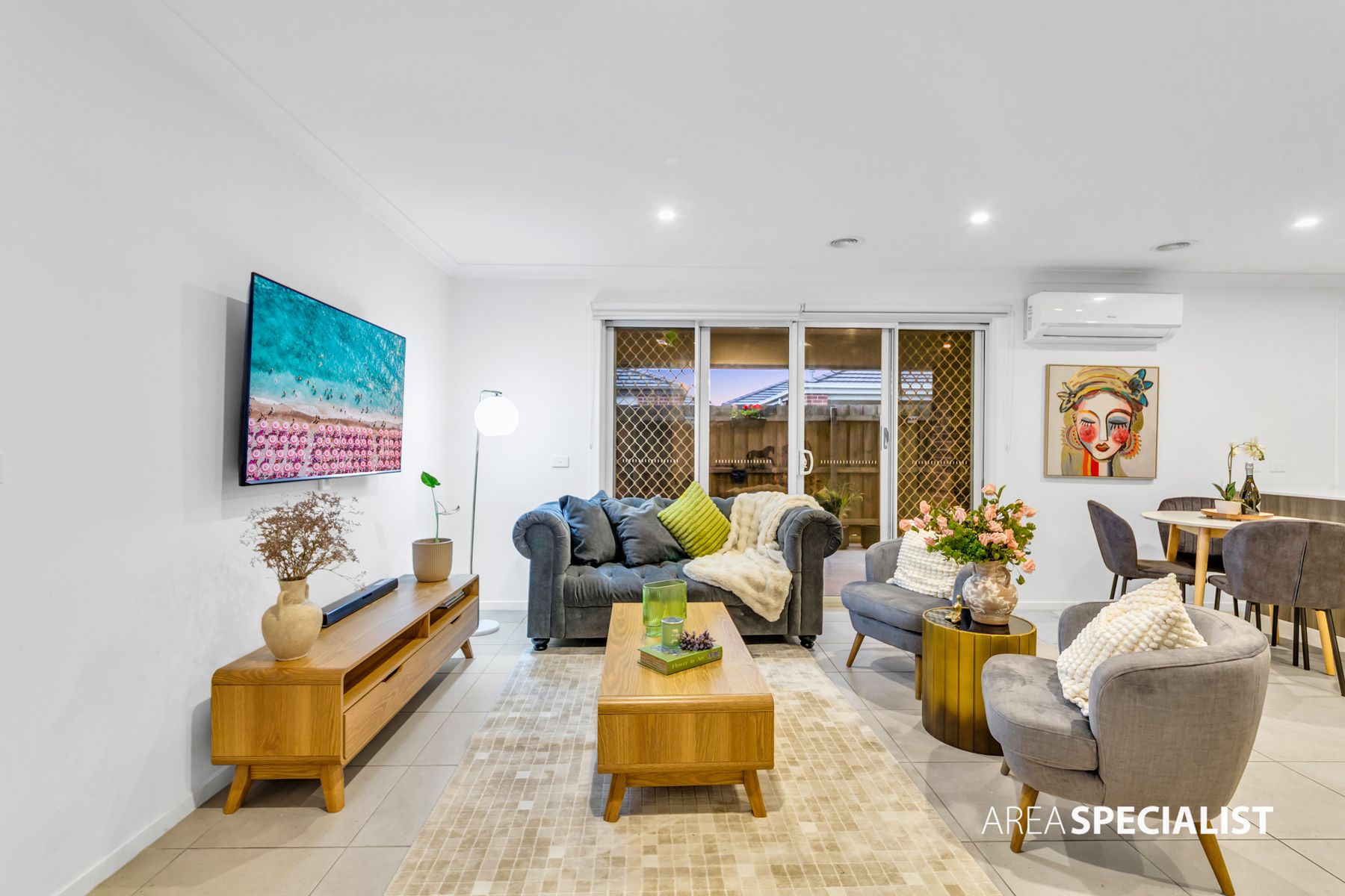 28 Newcastle Drive, Officer, VIC 3809, Officer - Thumbnail 2