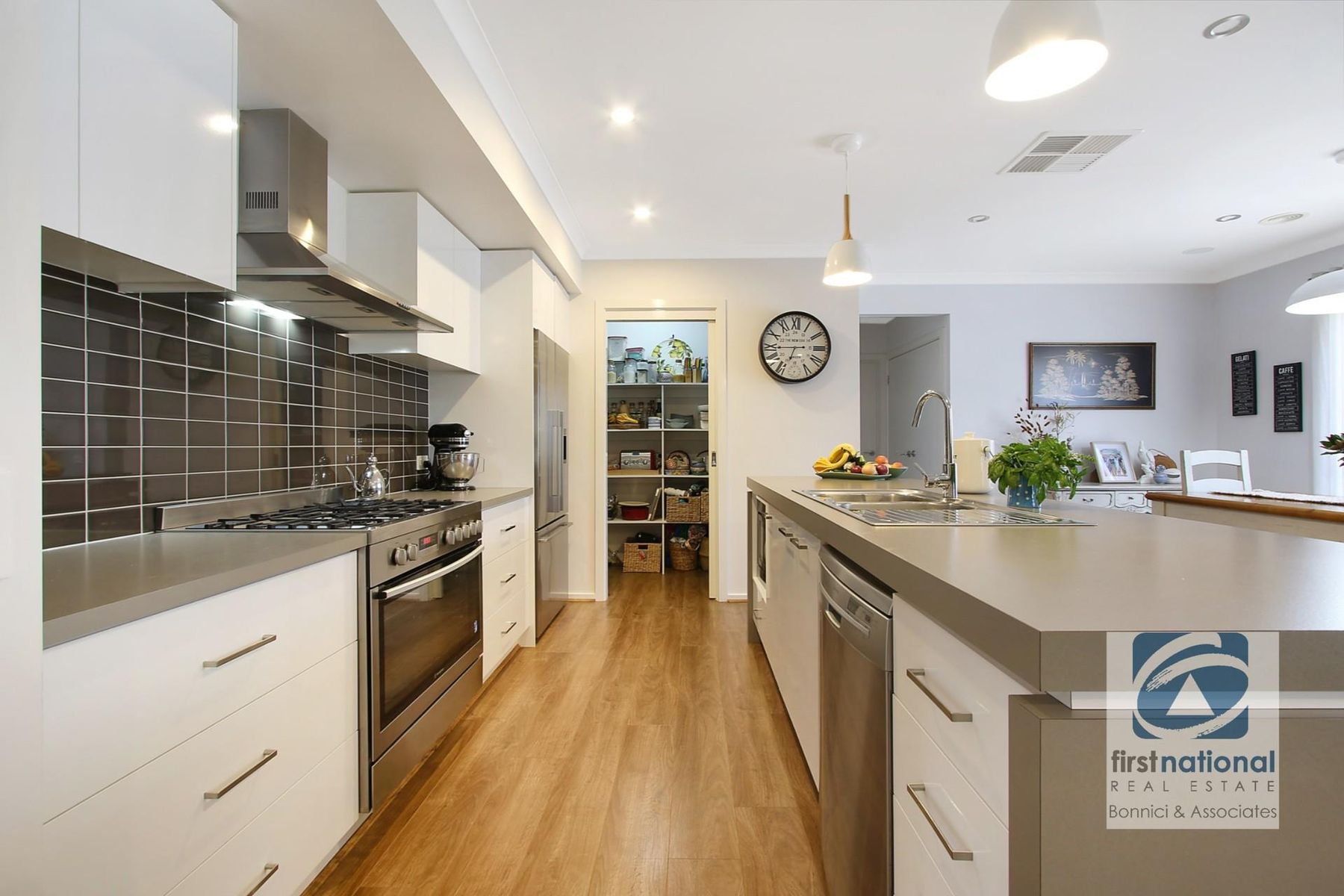17 Riverside Boulevard, Killara VIC 3691, Killara - Thumbnail 3