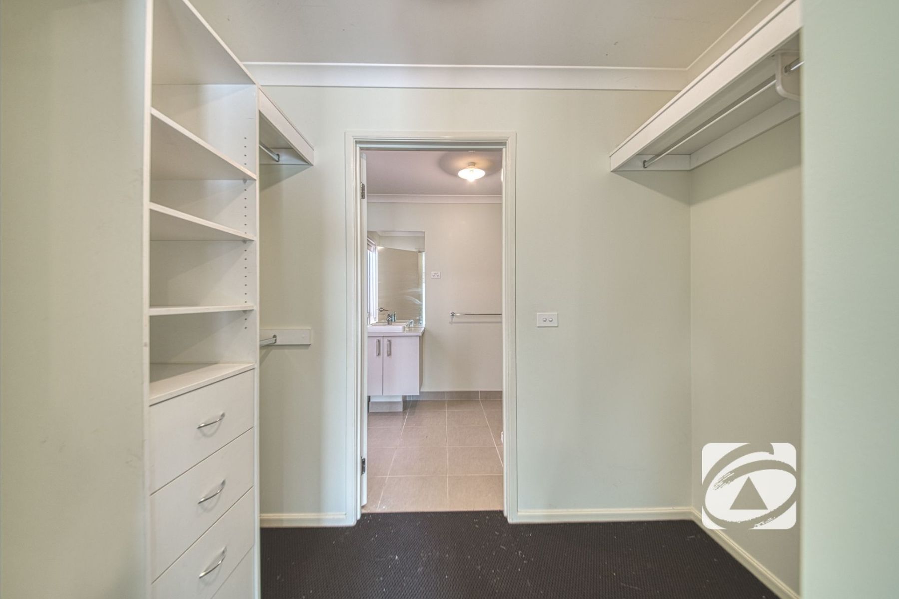 310 Casey Fields Boulevard, Cranbourne East VIC 3977, Cranbourne East - Thumbnail 6