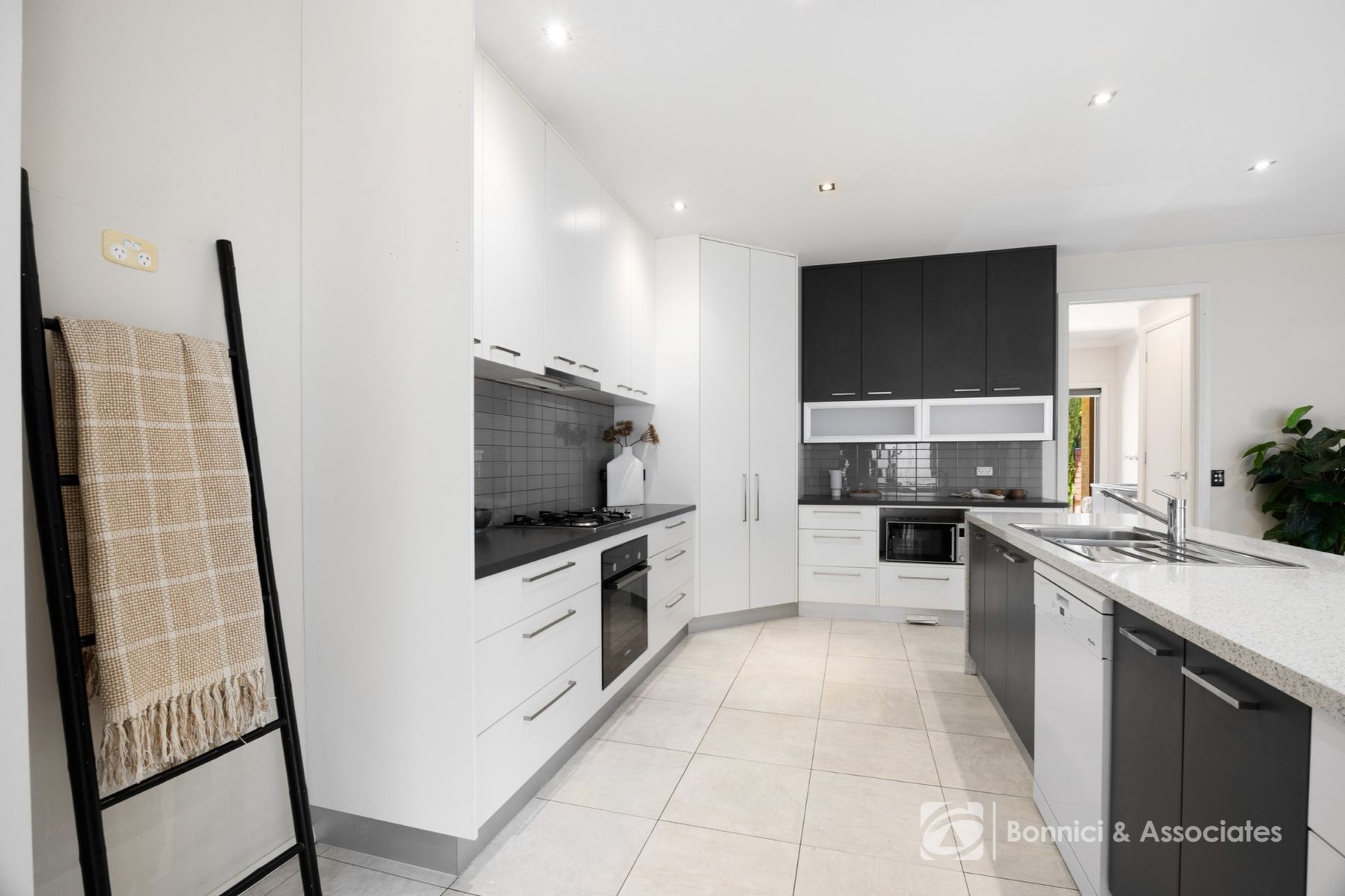 9 Pinehurst Fairway, West Wodonga VIC 3690, West Wodonga - Thumbnail 8