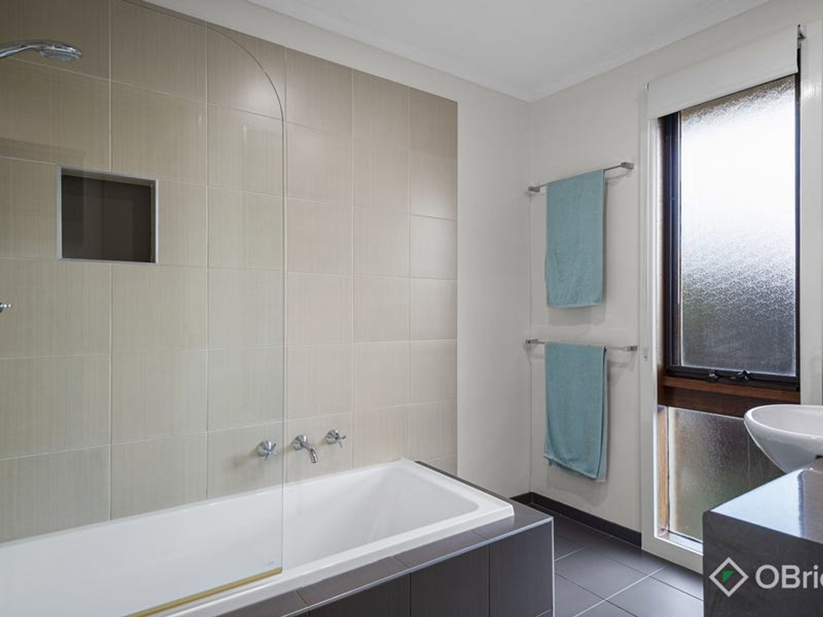 4 Robinvale Court, Endeavour Hills, VIC 3802, Endeavour Hills - Thumbnail 8