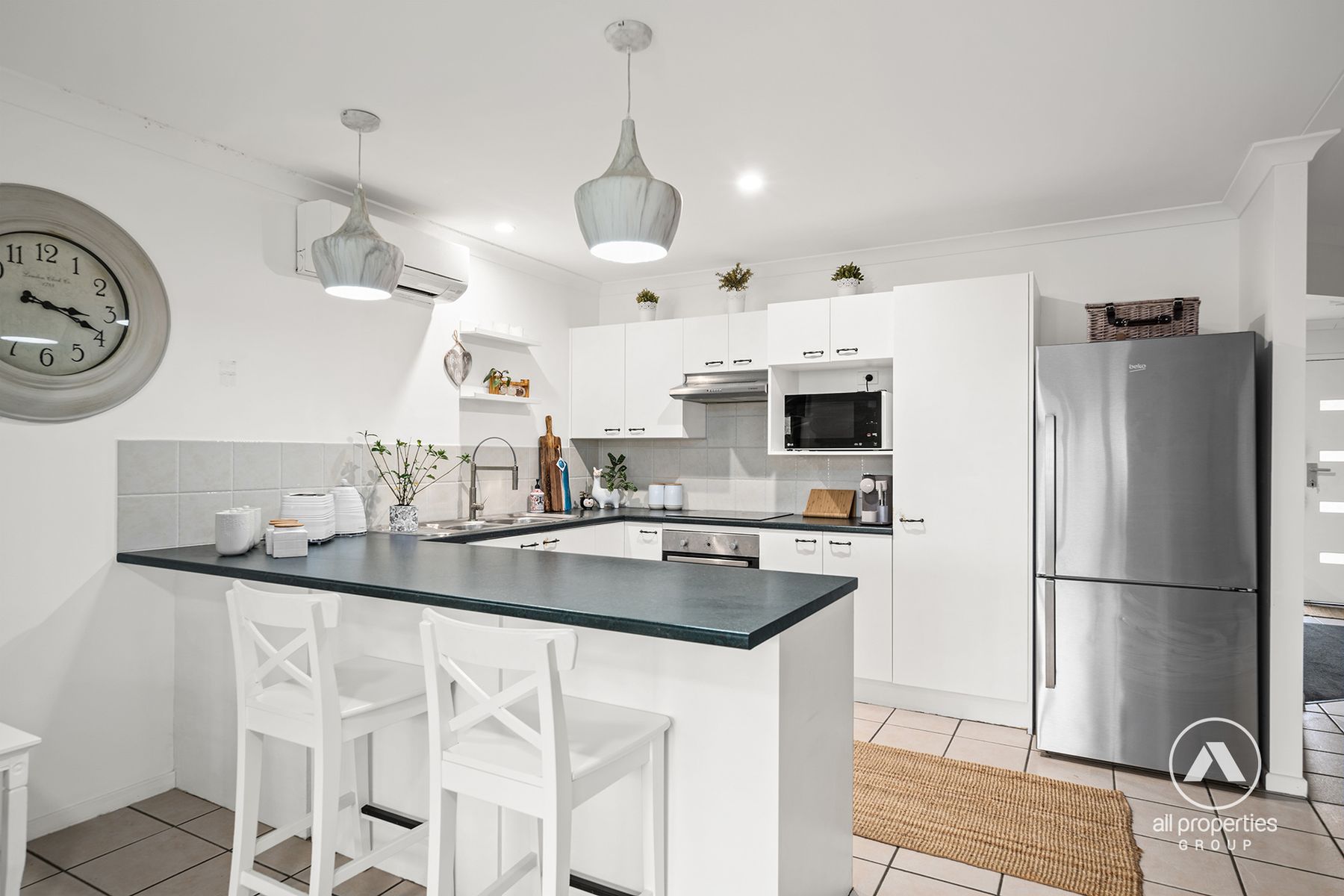 19 Hillview Drive, Hillcrest QLD 4118, Hillcrest - Thumbnail 4