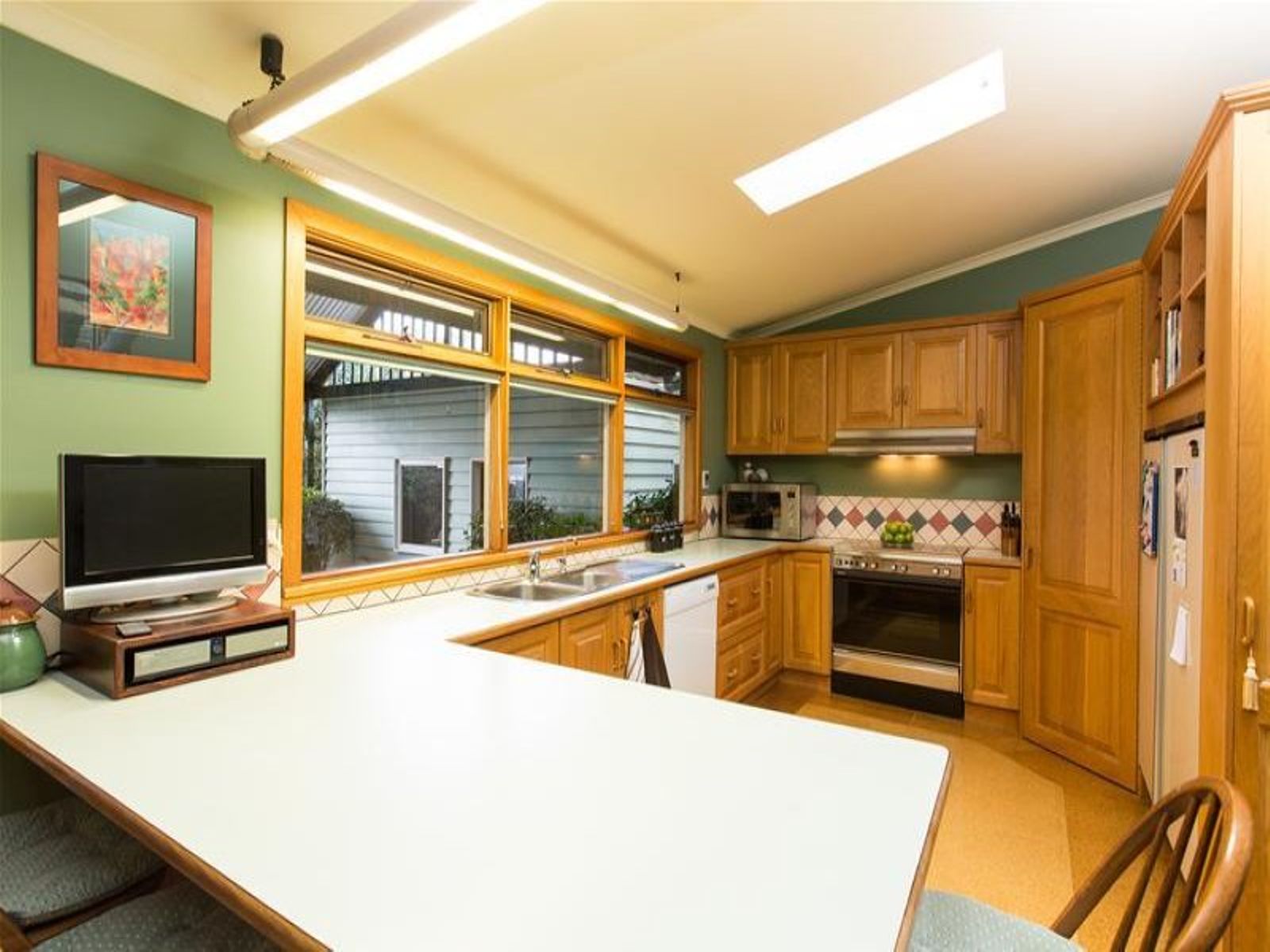 196 Tenth  Street, Mildura - Thumbnail 2