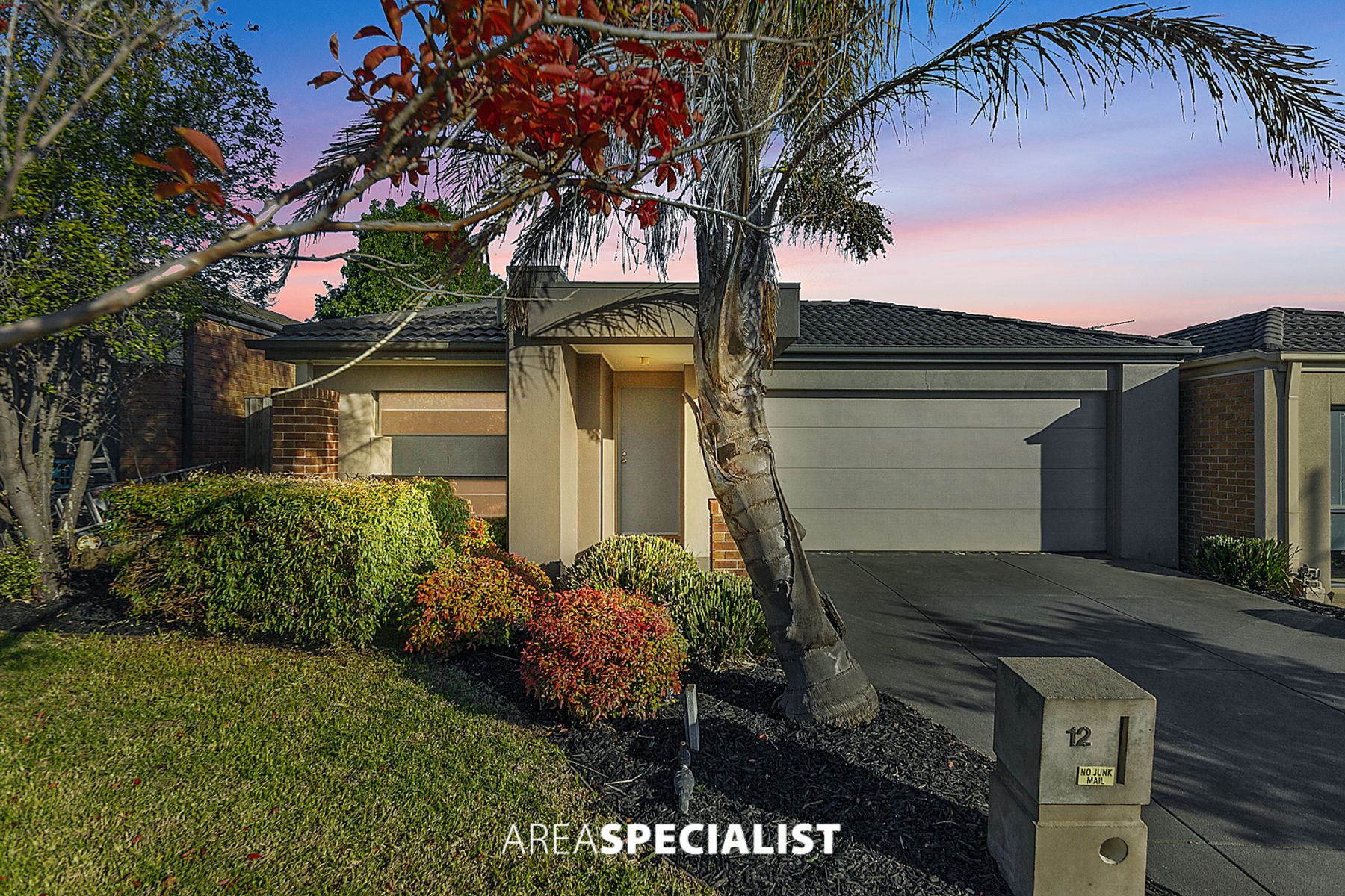 12 Cascade Way, Pakenham, VIC 3810, Pakenham - Thumbnail 2
