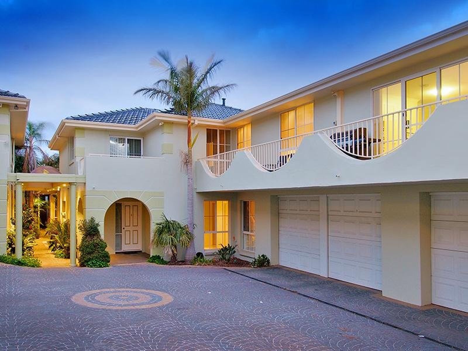 1/25 Afton Street, Essendon - Thumbnail 2