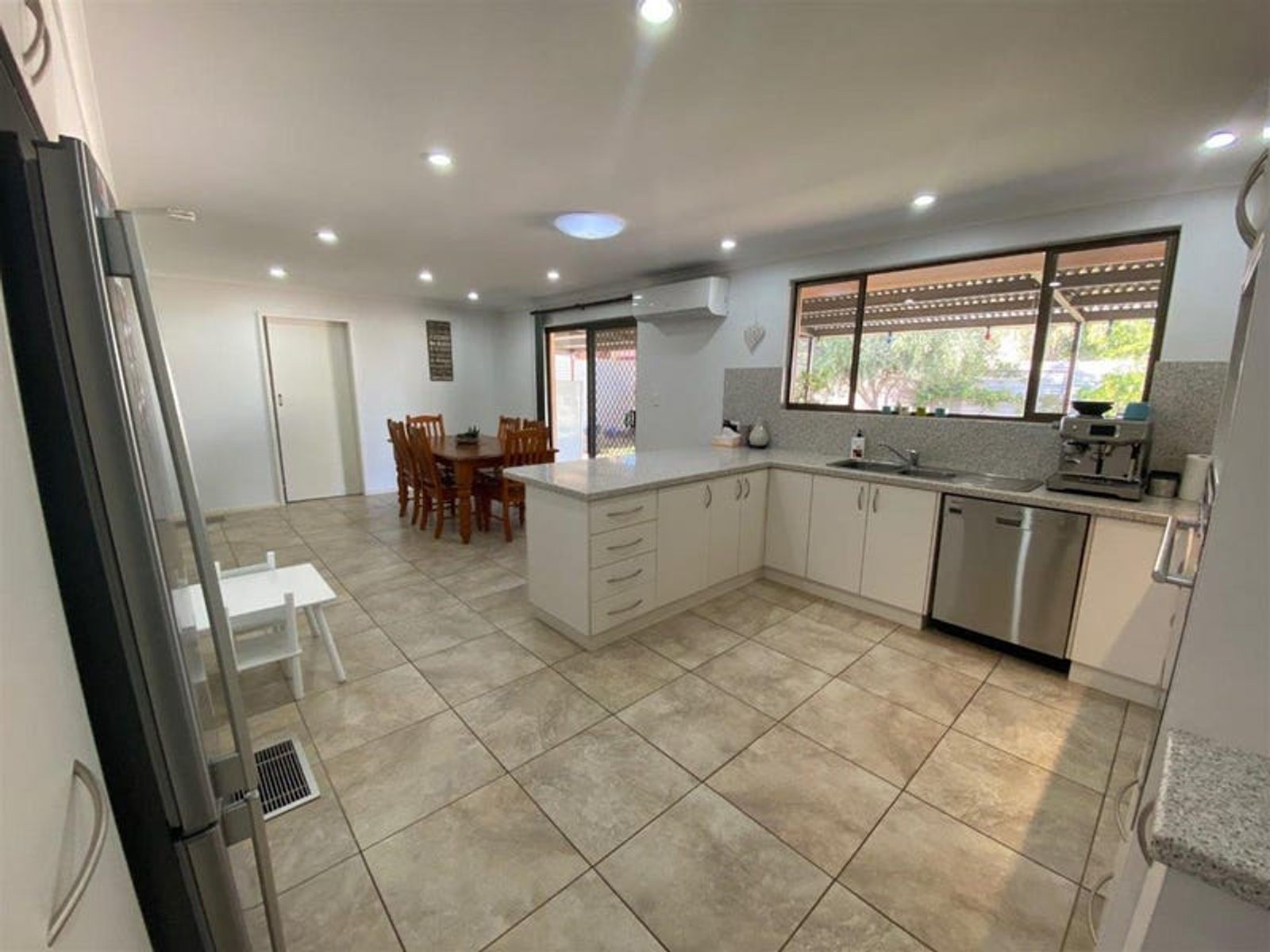 17 Dixon Road, Braitling NT 0870, Braitling - Thumbnail 3