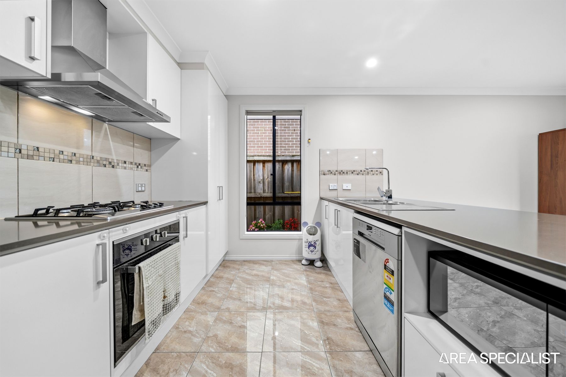8 Dalziell Crescent, Cranbourne North, Cranbourne North - Thumbnail 8