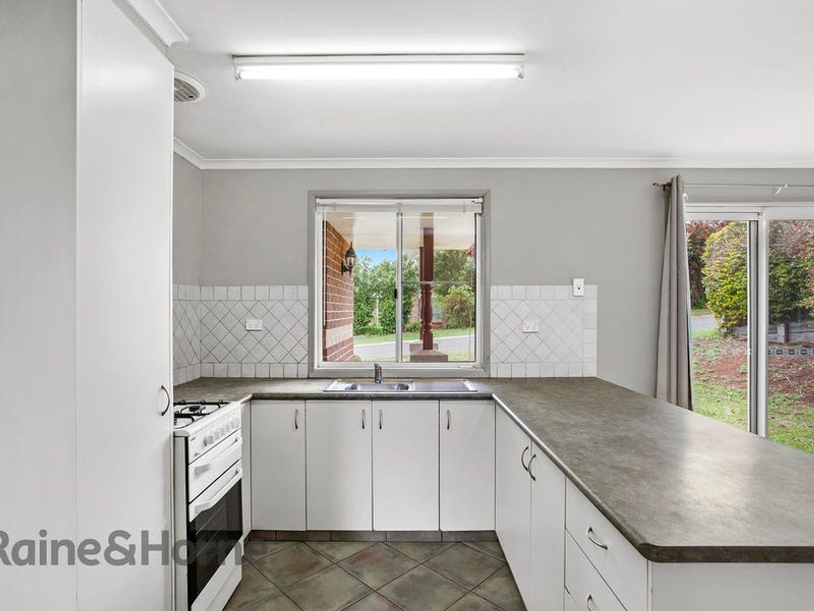 16 Krog Court, Darling Heights QLD 4350, Darling Heights - Thumbnail 4