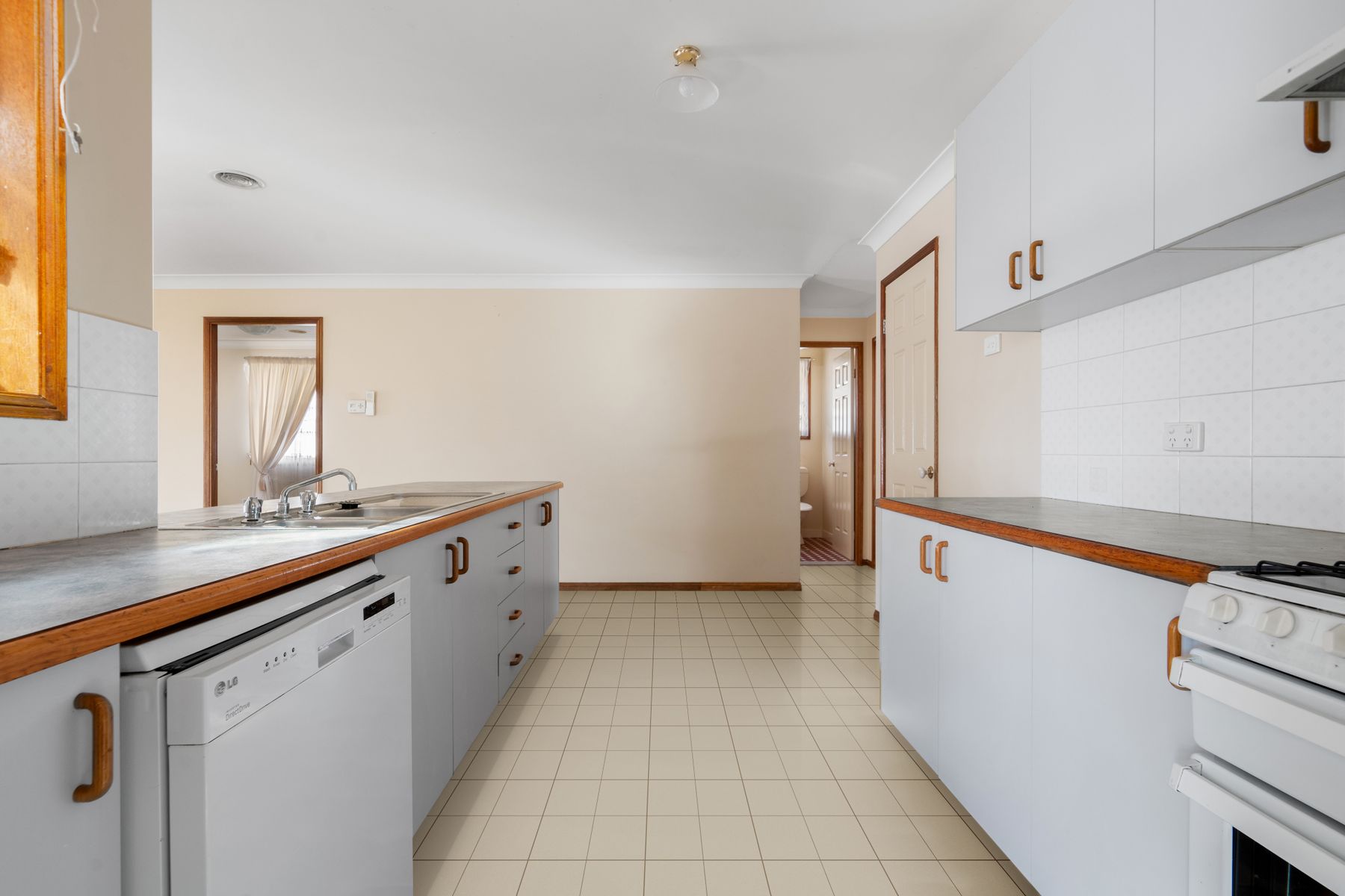 20 Wentworth Drive, Bathurst NSW 2795, Bathurst - Thumbnail 4