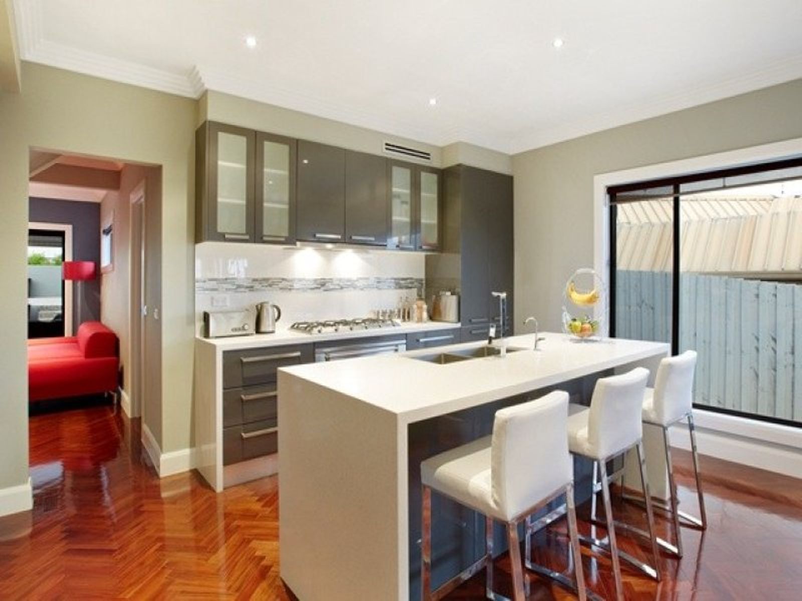 60 New Road, Oak Park - Thumbnail 4