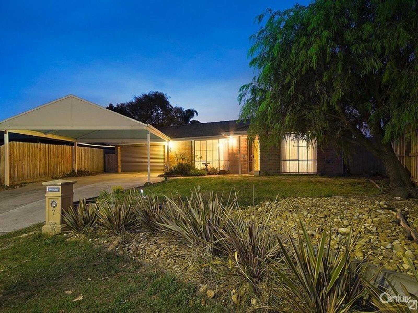7 Yew Court, Cranbourne North - Thumbnail 3
