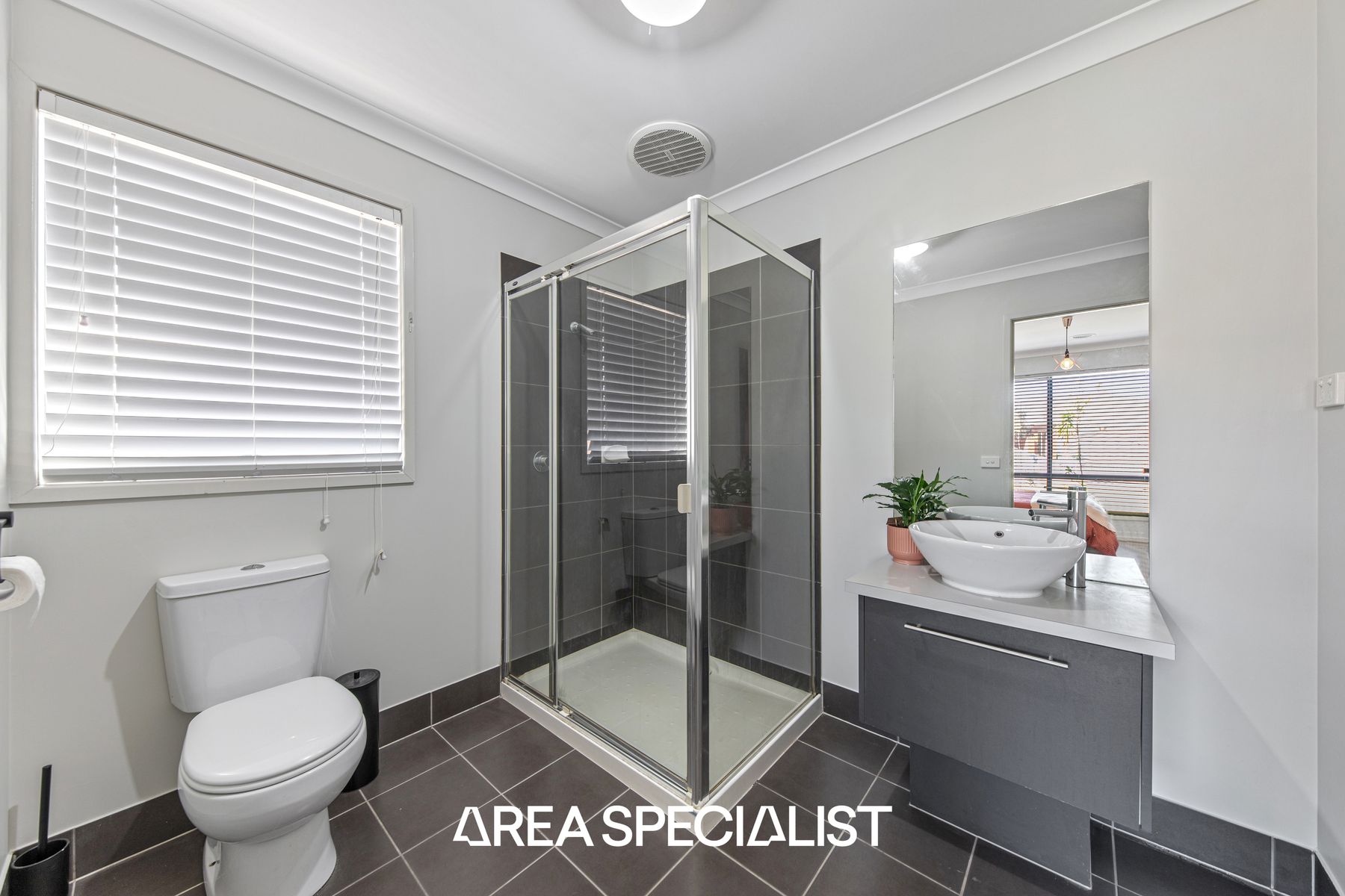 16 Lorikeet Court, Pakenham, VIC 3810, Pakenham - Thumbnail 6