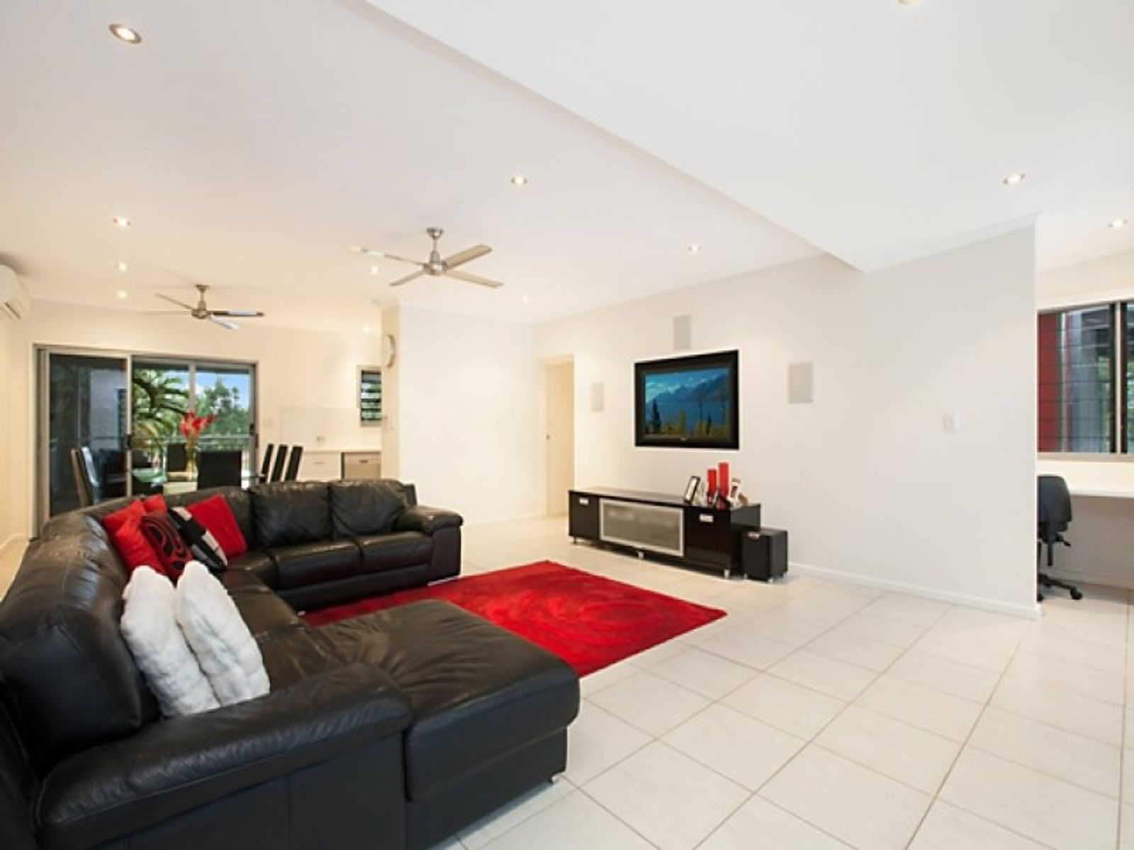 15 Augusta Drive, Marrara NT 0812, Marrara - Thumbnail 2