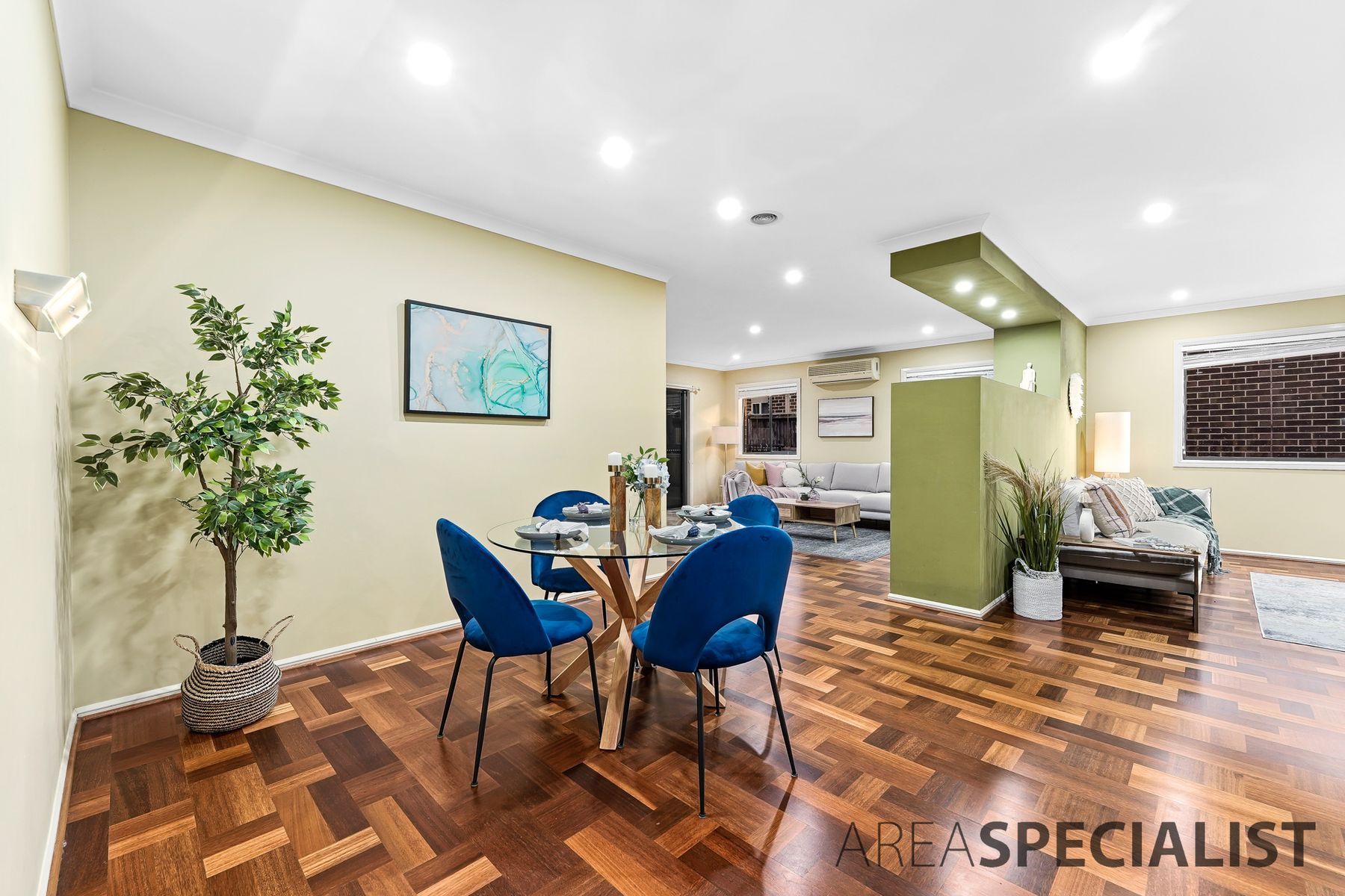 10 Danby Court, Cranbourne North, VIC 3977, Cranbourne North - Thumbnail 4