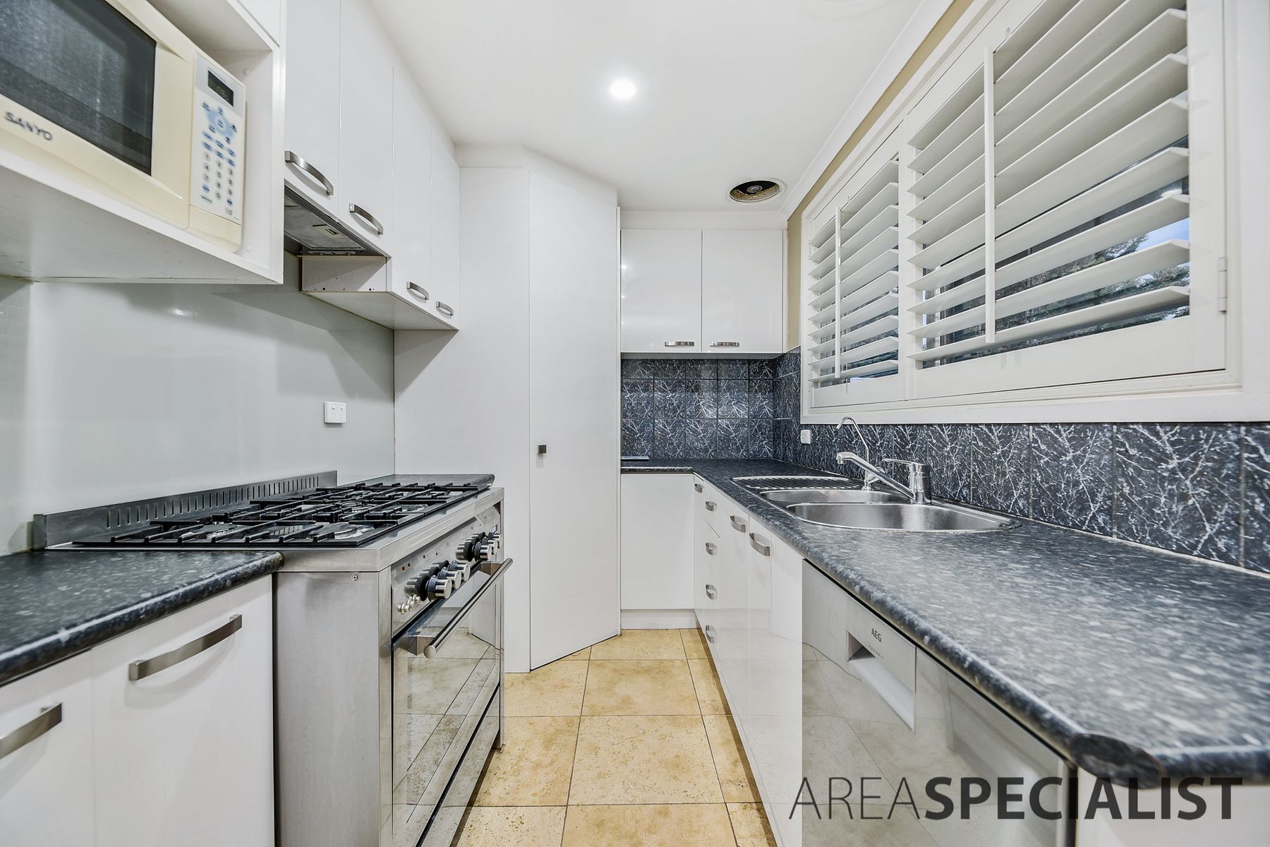 2 Wallace Road, Cranbourne, VIC 3977, Cranbourne - Thumbnail 4