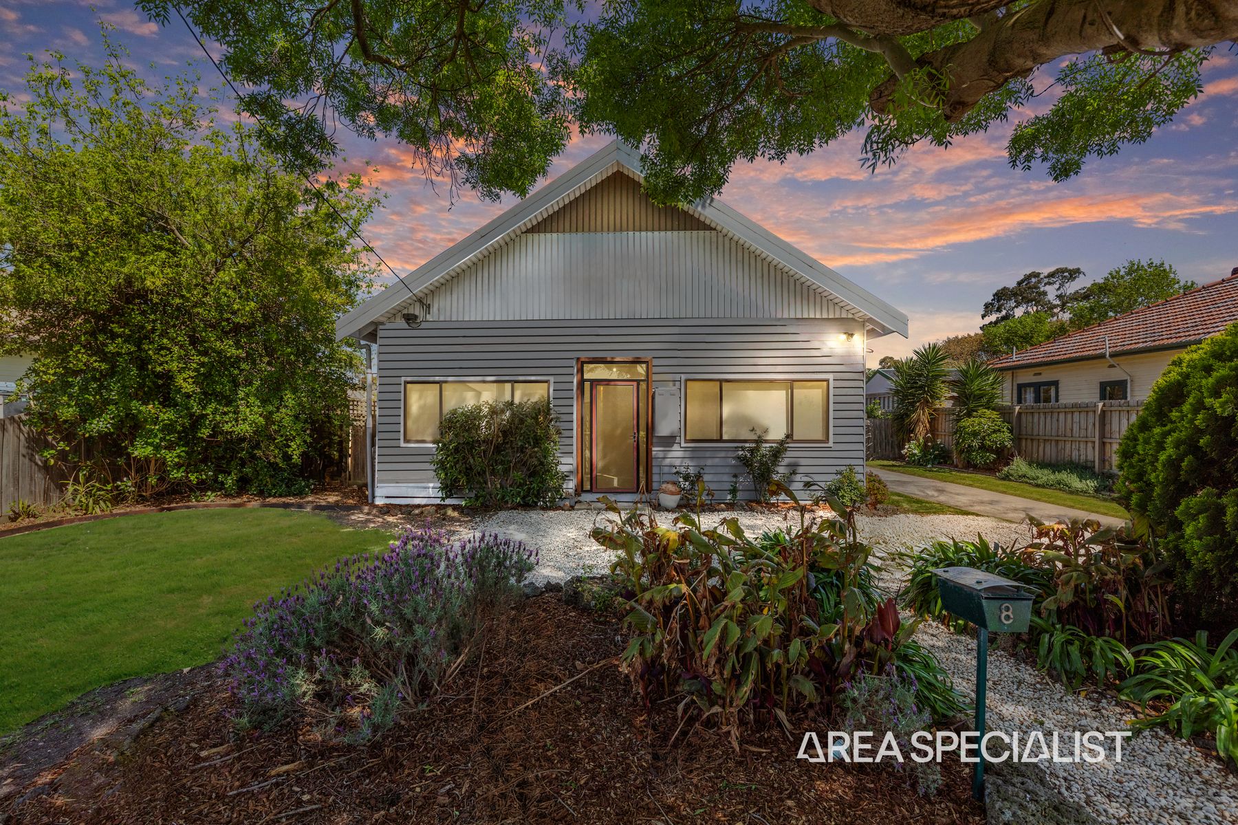 8 Charles Street, Koo Wee Rup, VIC 3981, Koo Wee Rup - Thumbnail 2