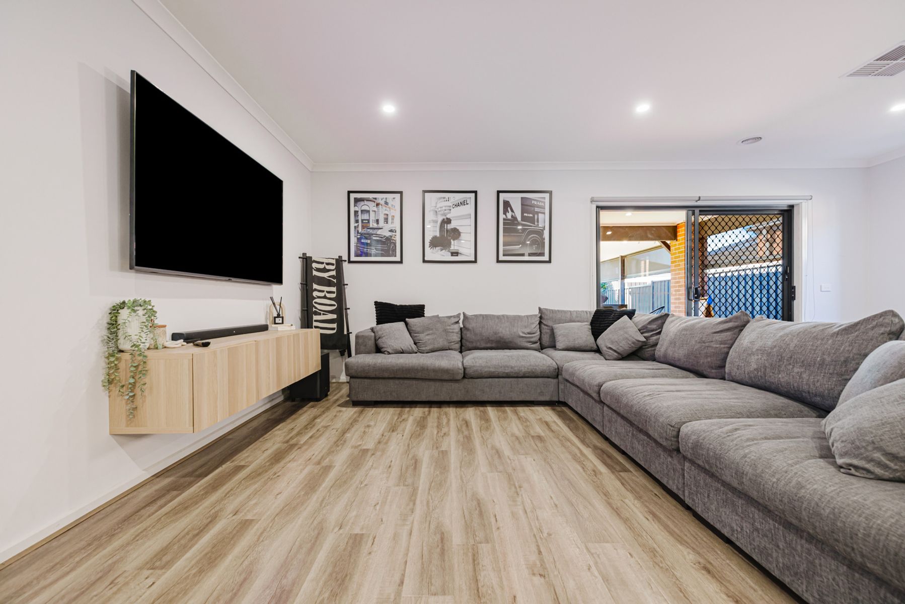 82 Oldbridge Boulevard, Weir Views VIC 3338, Weir Views - Thumbnail 5