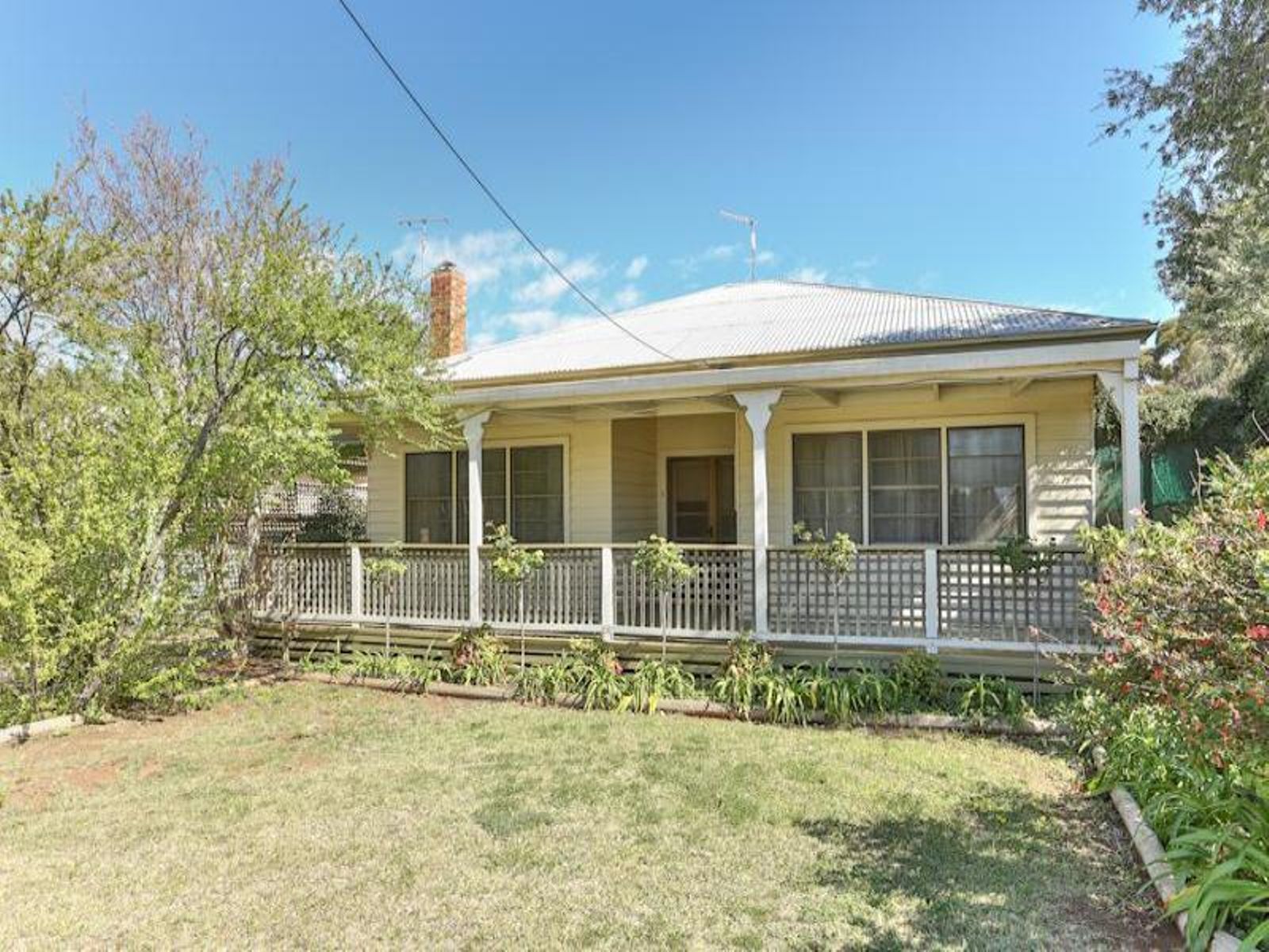 9 River Avenue