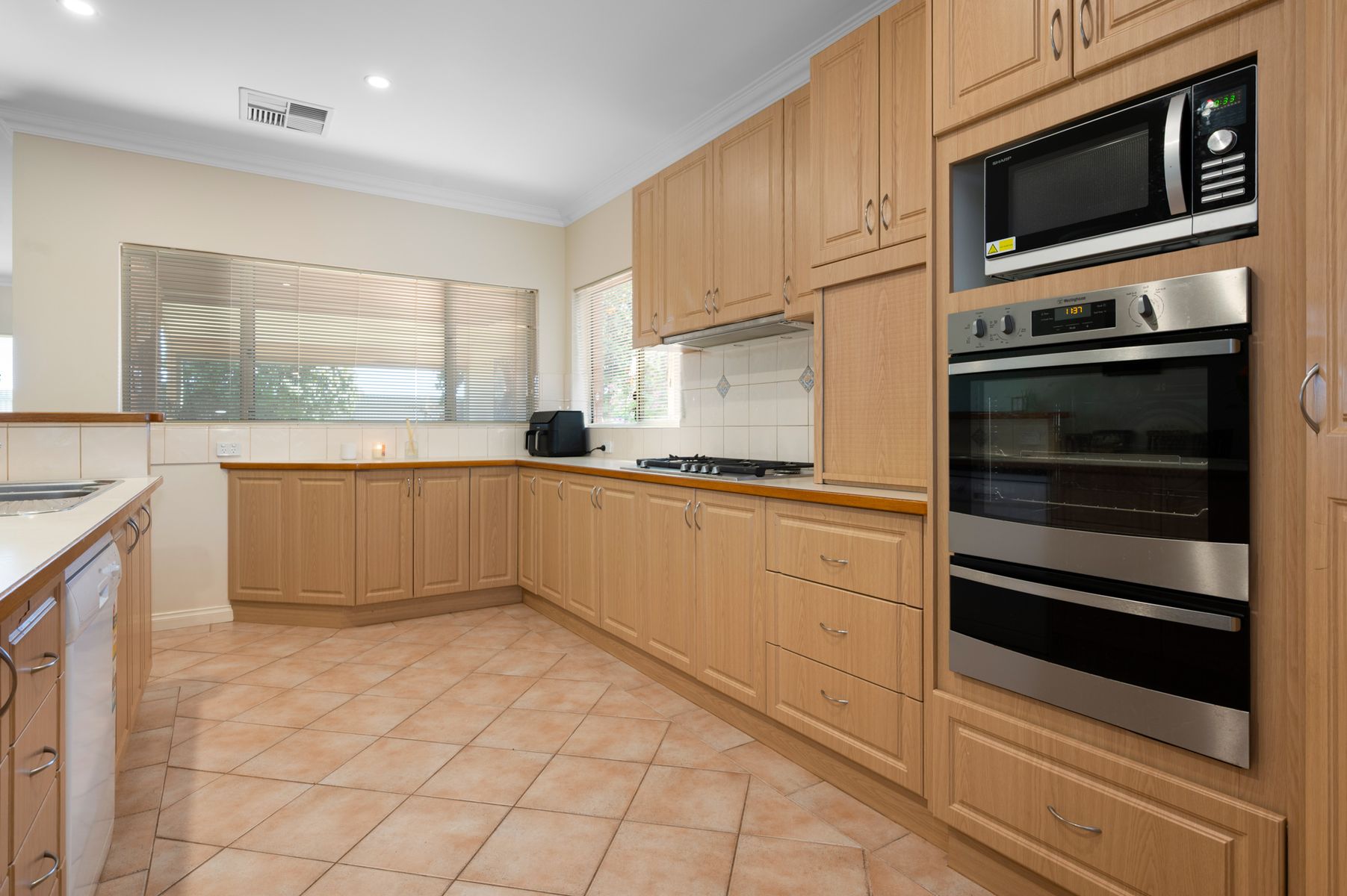 10 Geoffrey Stokes Parade, Kalgoorlie WA 6430, Kalgoorlie - Thumbnail 4