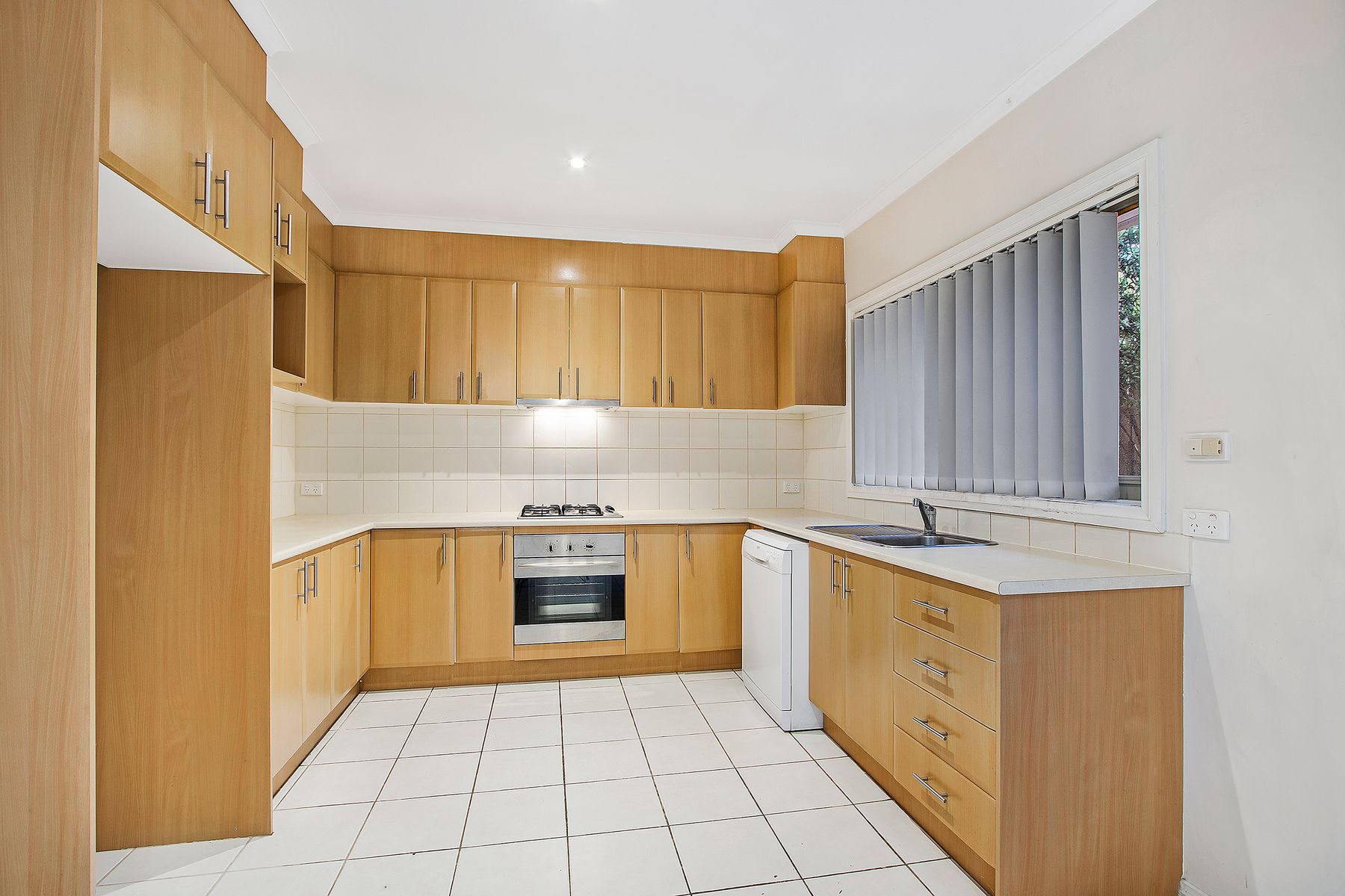 9/2 Pine Road, Bayswater - Thumbnail 5