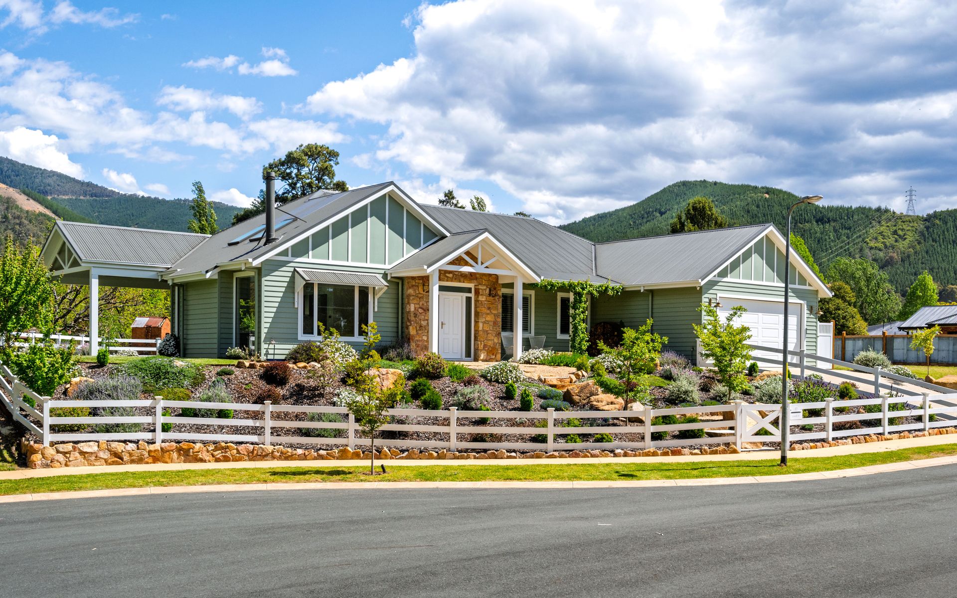 12 Cavalli Place, Bright VIC 3741, Bright - Thumbnail 2