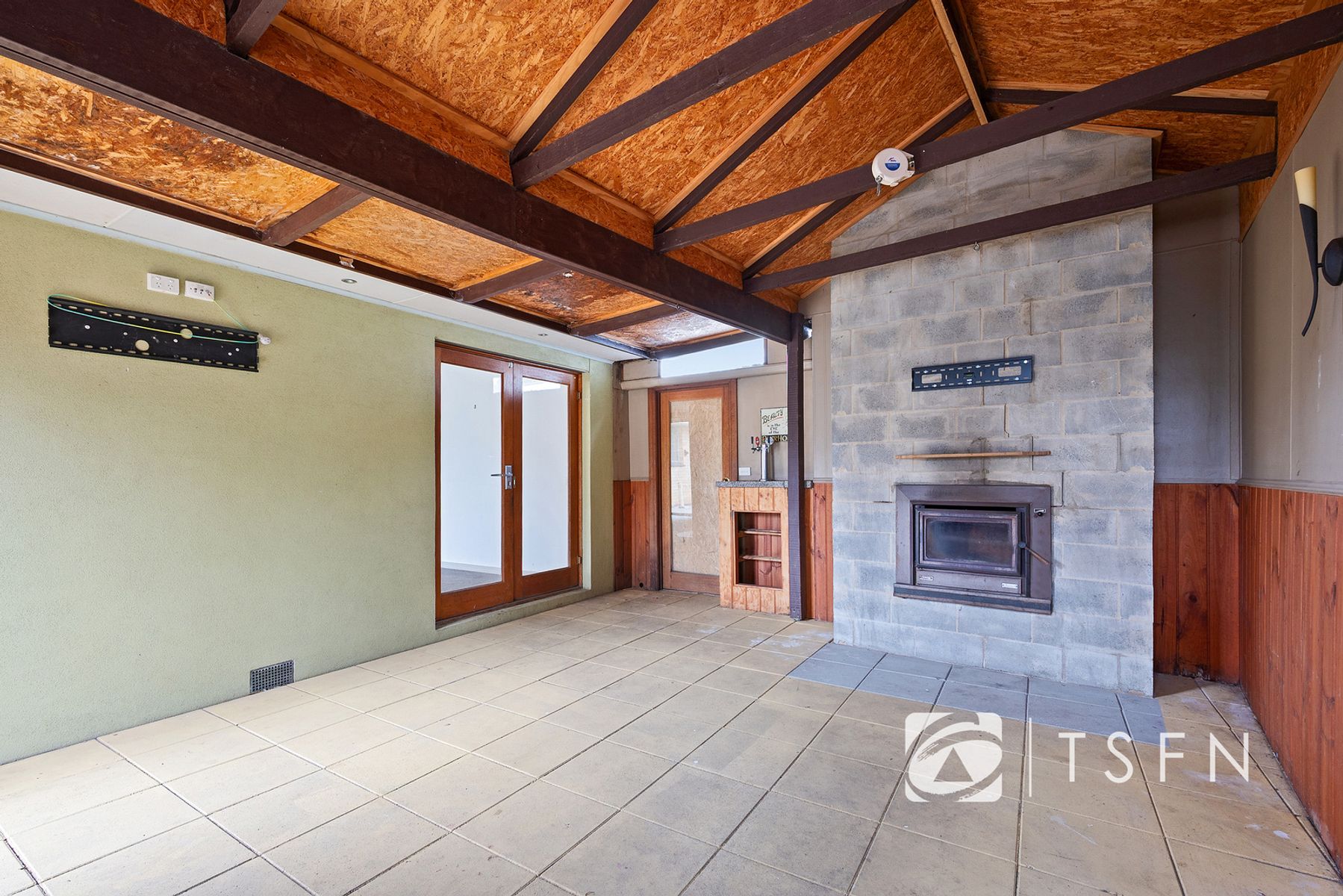 013 Open2view ID952851 68 Cunneen Street