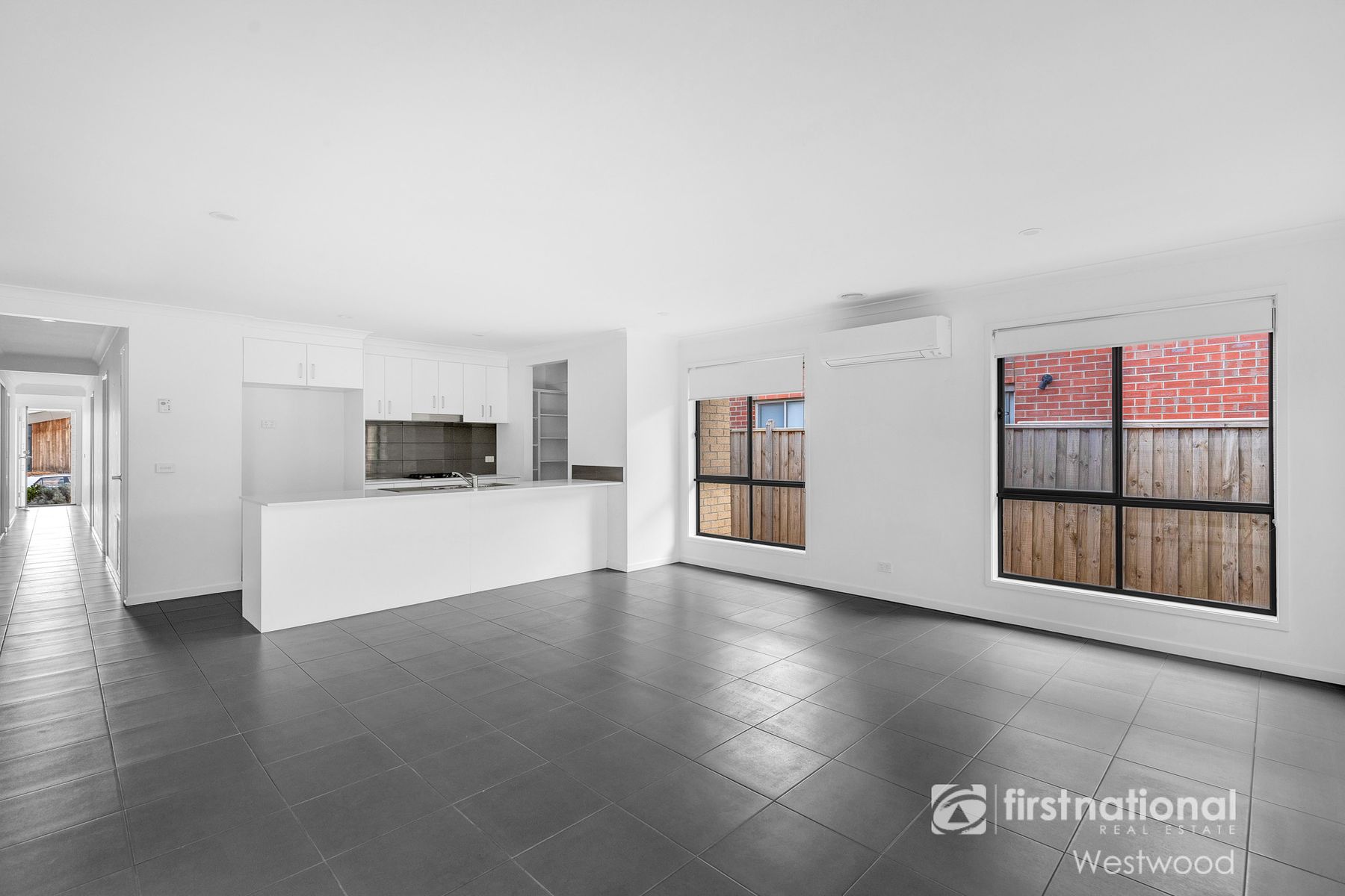 10 Perry Road, Werribee VIC 3030, Werribee - Thumbnail 2