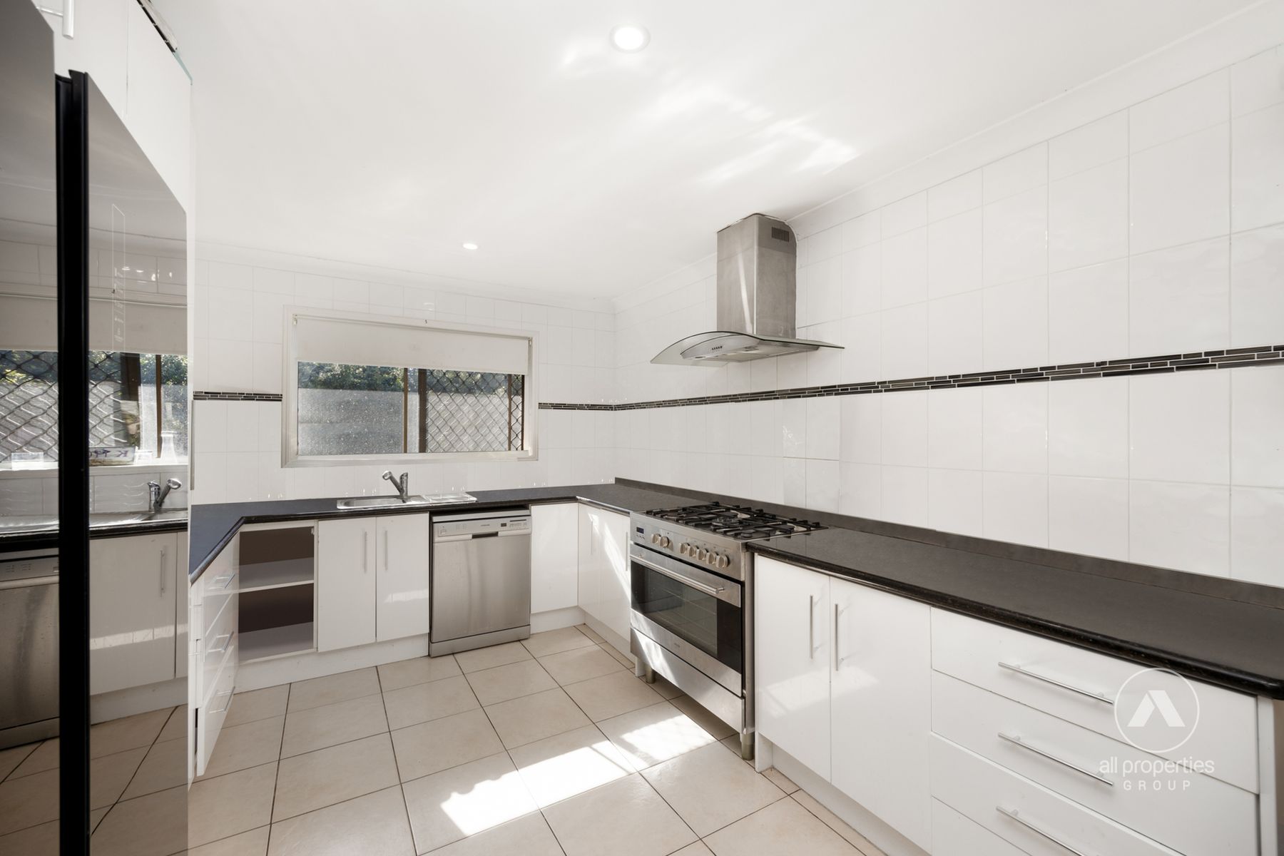 74 Parkroyal Crescent, Regents Park QLD 4118, Regents Park - Thumbnail 2