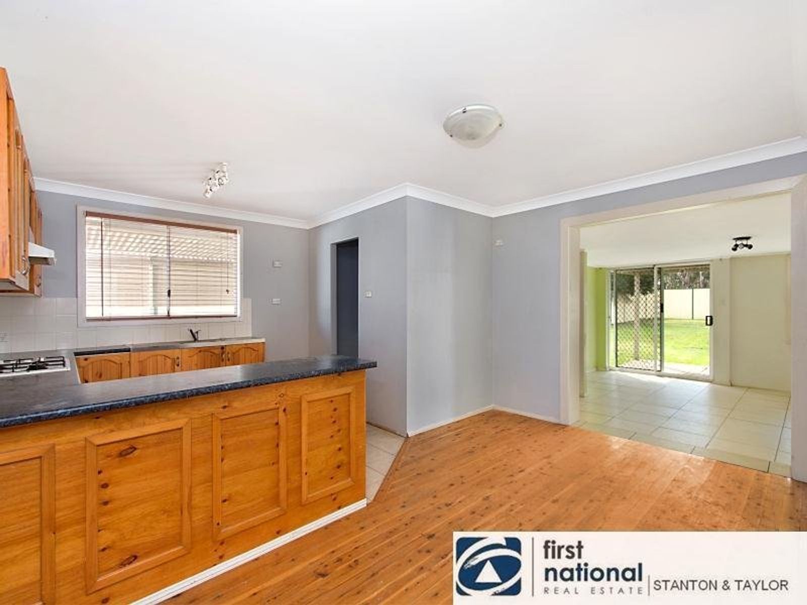 9 CARNATION Place, Claremont Meadows - Thumbnail 7
