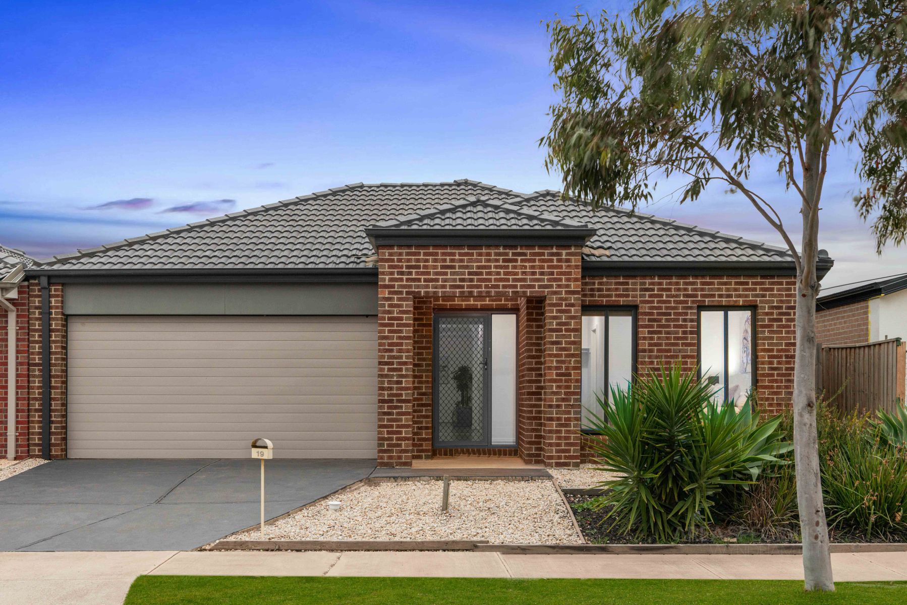 19 Tamworth Grove, Point Cook, VIC 3030, Point Cook - Thumbnail 2