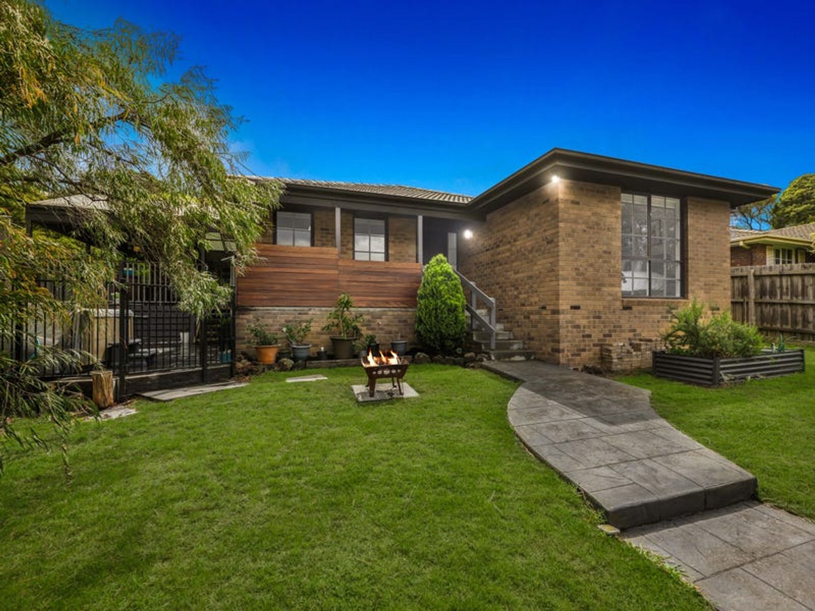 8 Avonwood Close, Wantirna South, VIC 3152, Wantirna South - Thumbnail 2