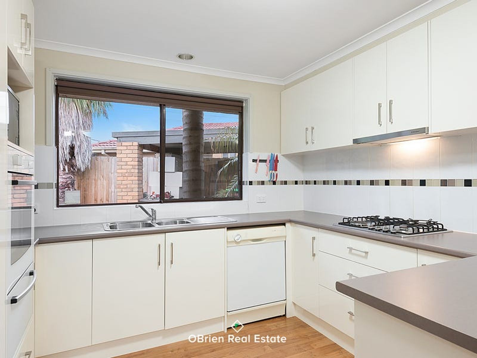 7 Montrose Court, Endeavour Hills, VIC 3802, Endeavour Hills - Thumbnail 2