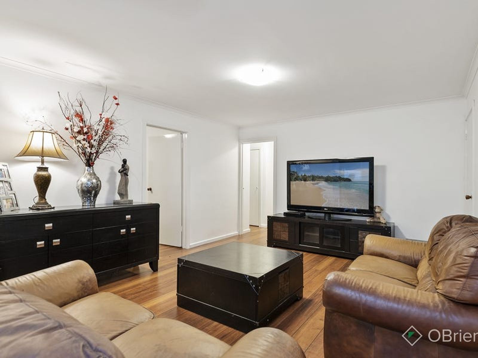 1 Plumpton Court, Endeavour Hills, VIC 3802, Endeavour Hills - Thumbnail 2