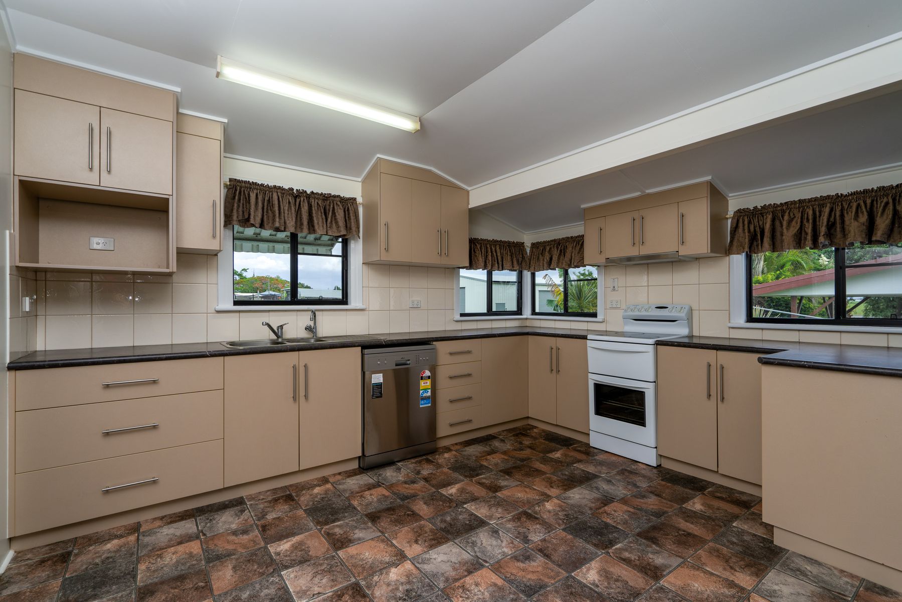 8 Mill Street, North Eton, QLD 4741, North Eton - Thumbnail 4
