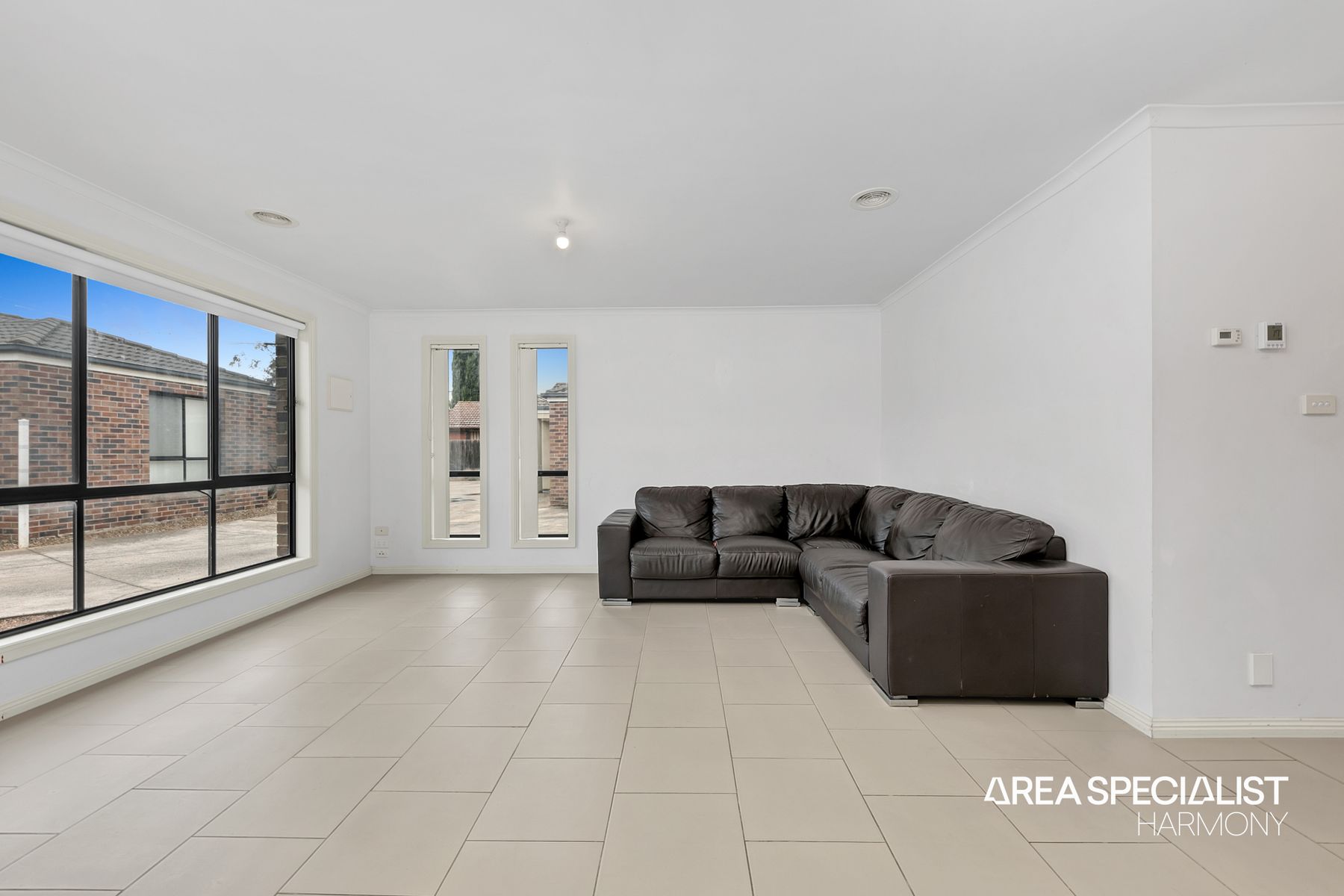 2/43 Acacia Crescent, Melton South, VIC 3338, Melton South - Thumbnail 2
