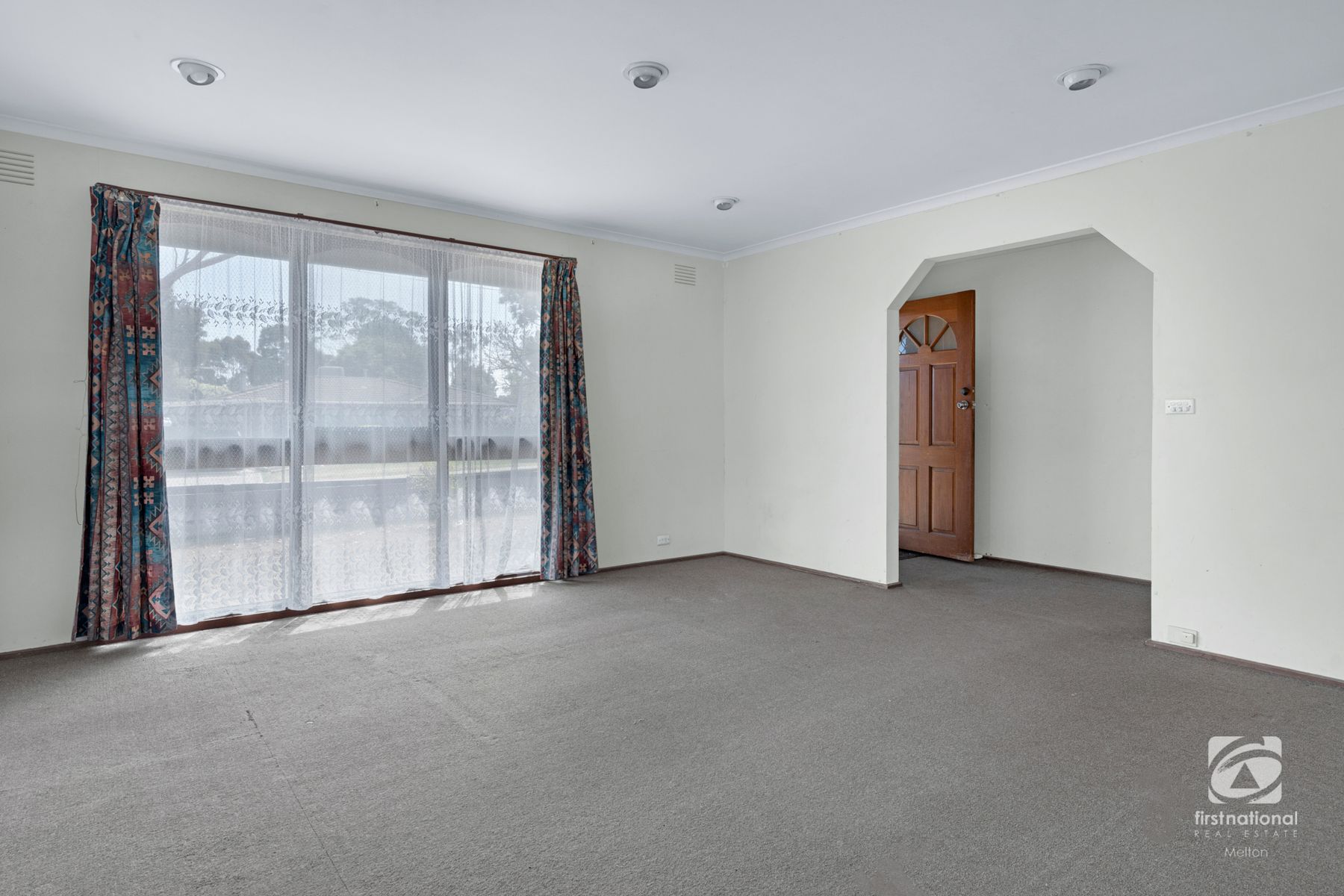 34 Riddle Drive, Melton VIC 3337, Melton - Thumbnail 8