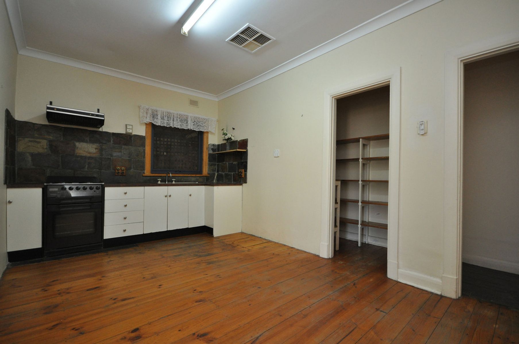 3 Leahy Street, Port Augusta SA 5700, Port Augusta - Thumbnail 4