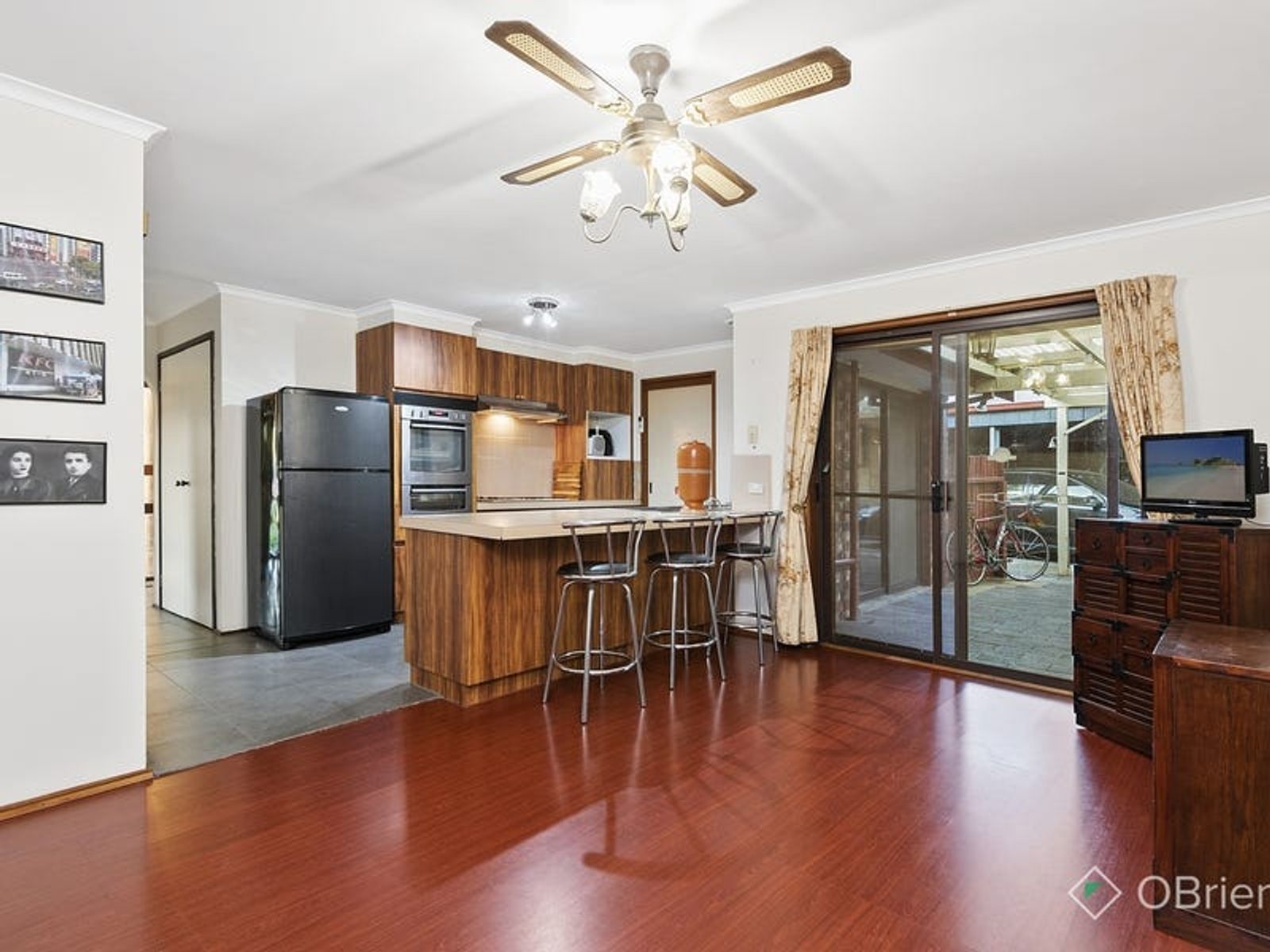 23 Eildon Road, Endeavour Hills, VIC 3802, Endeavour Hills - Thumbnail 3