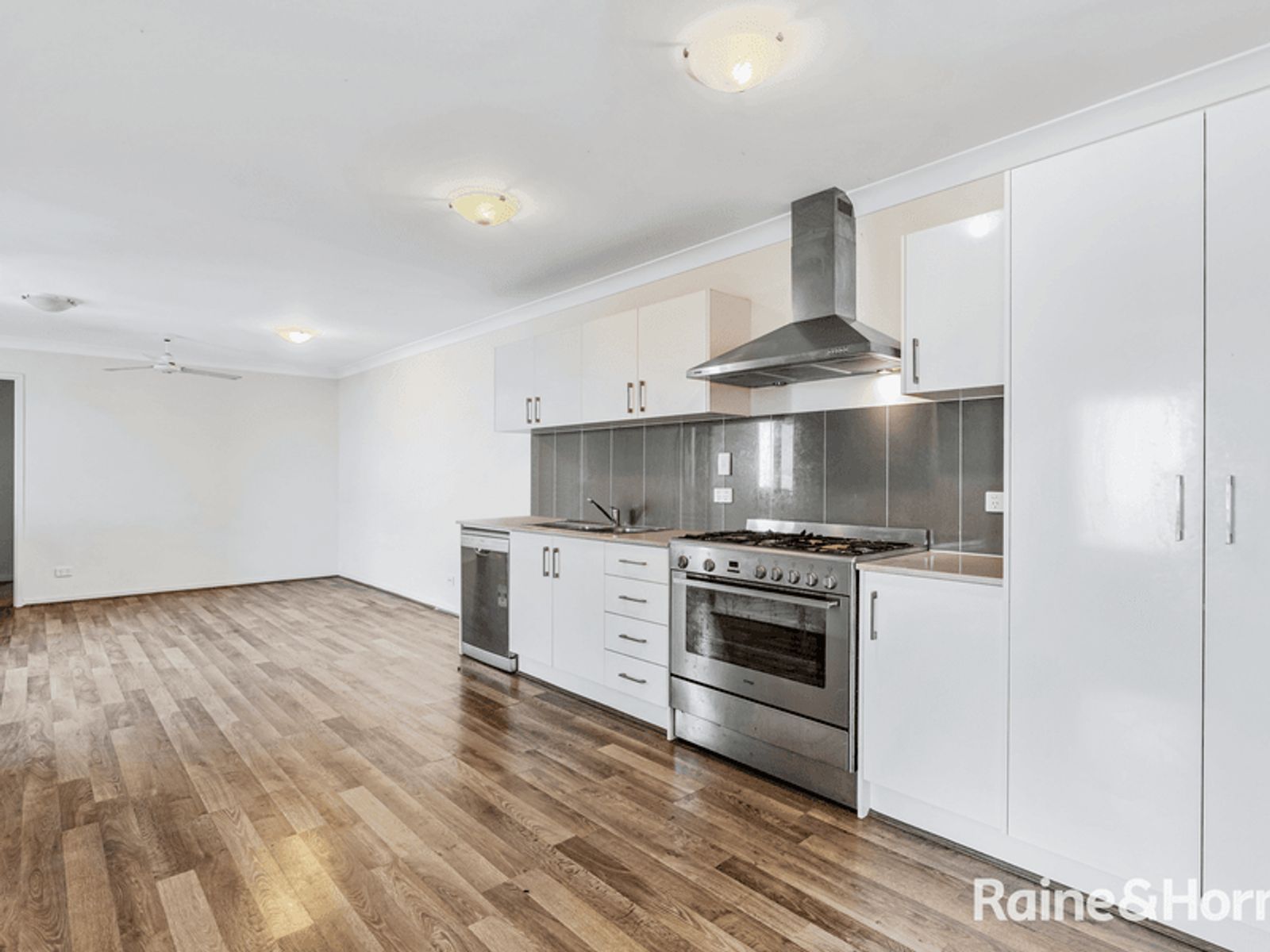 2/12 Carlin Street, Glenvale QLD 4350, Glenvale - Thumbnail 2