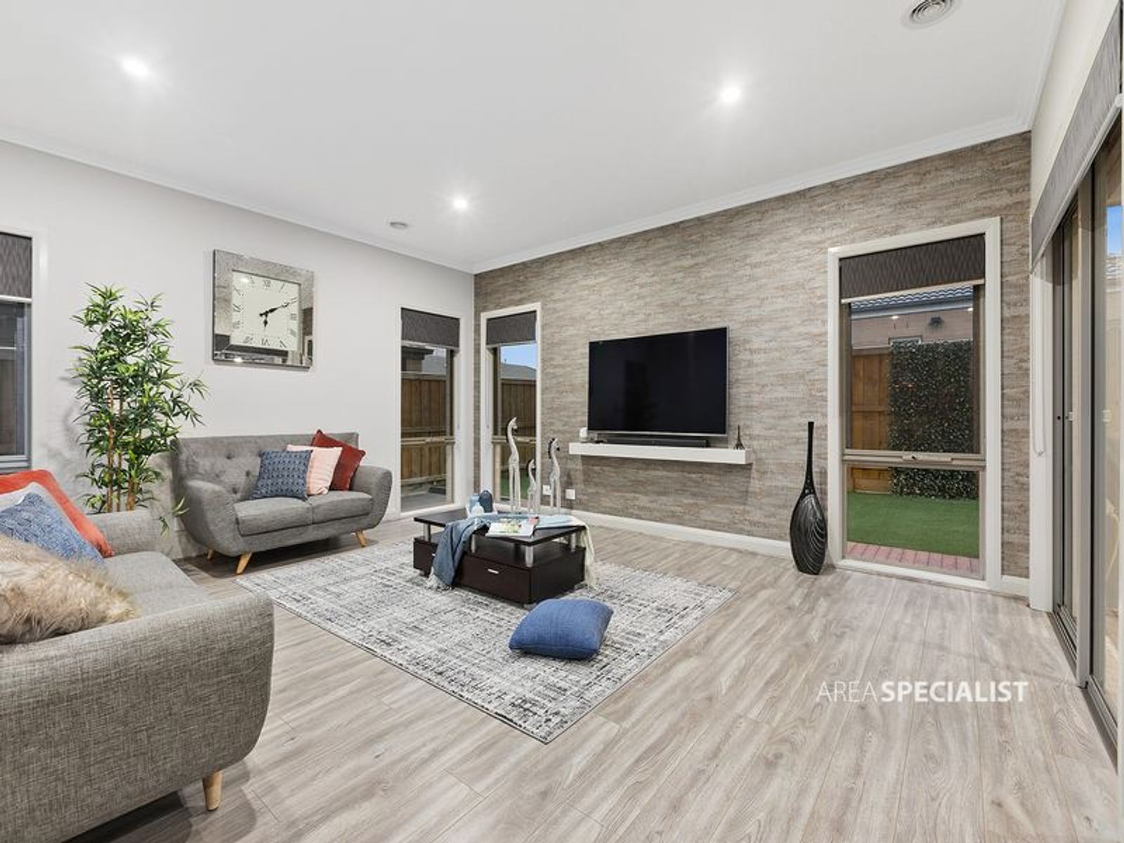 16 Cottongrass Avenue, Clyde North, VIC 3978, Clyde North - Thumbnail 4