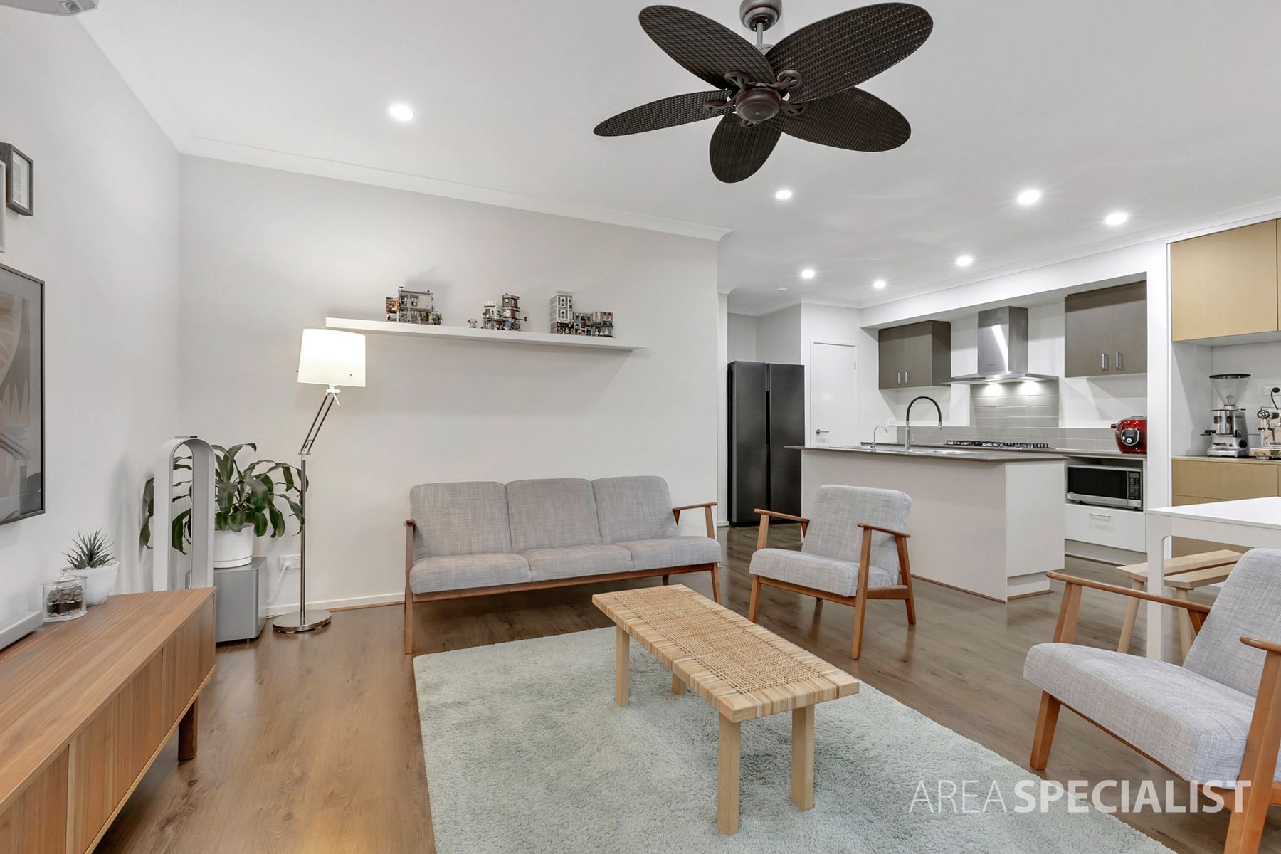 13 Westphalian Rise, Clyde North, VIC 3978, Clyde North - Thumbnail 2