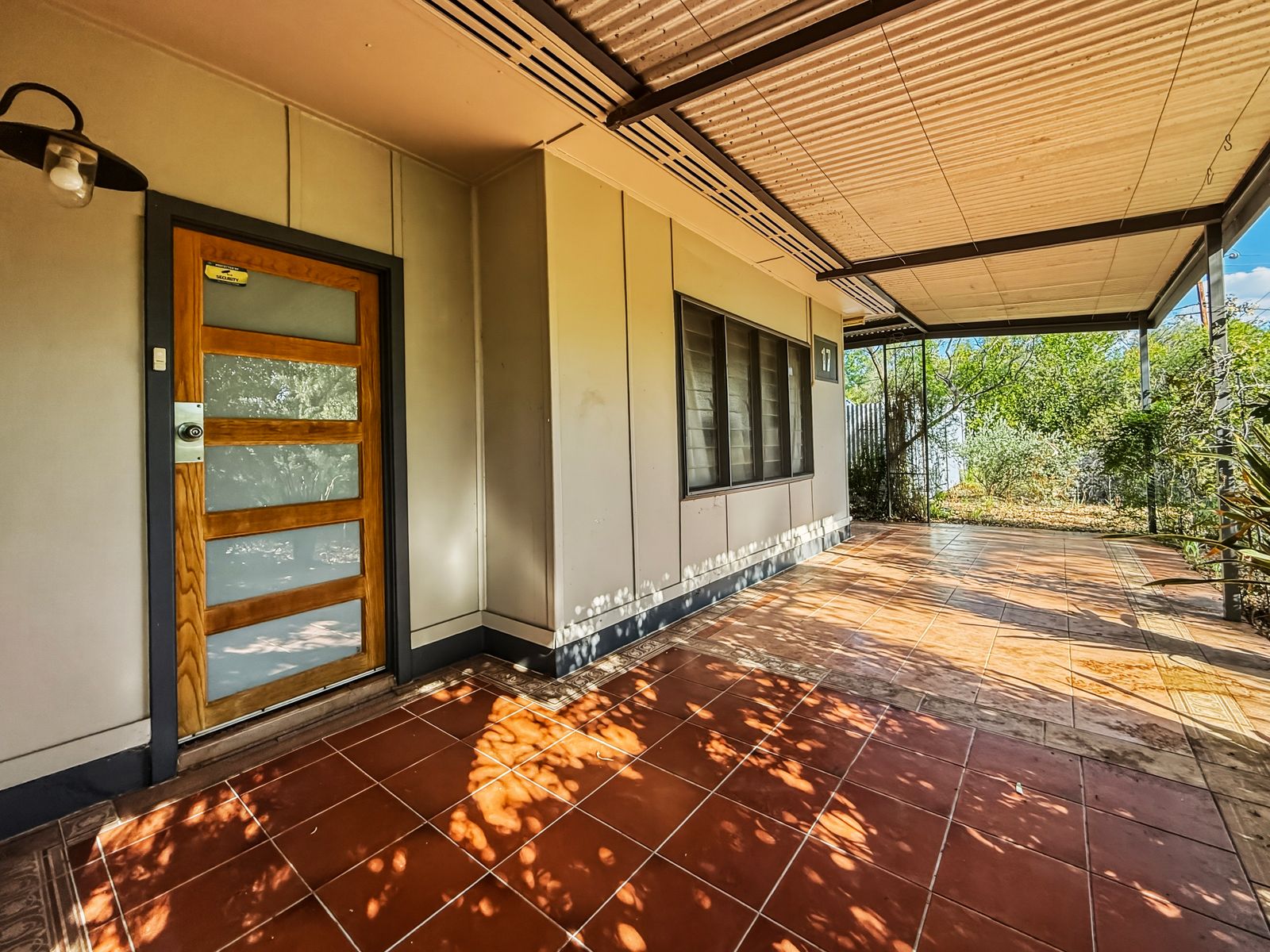 17 Chewings Street, East Side - Image 1