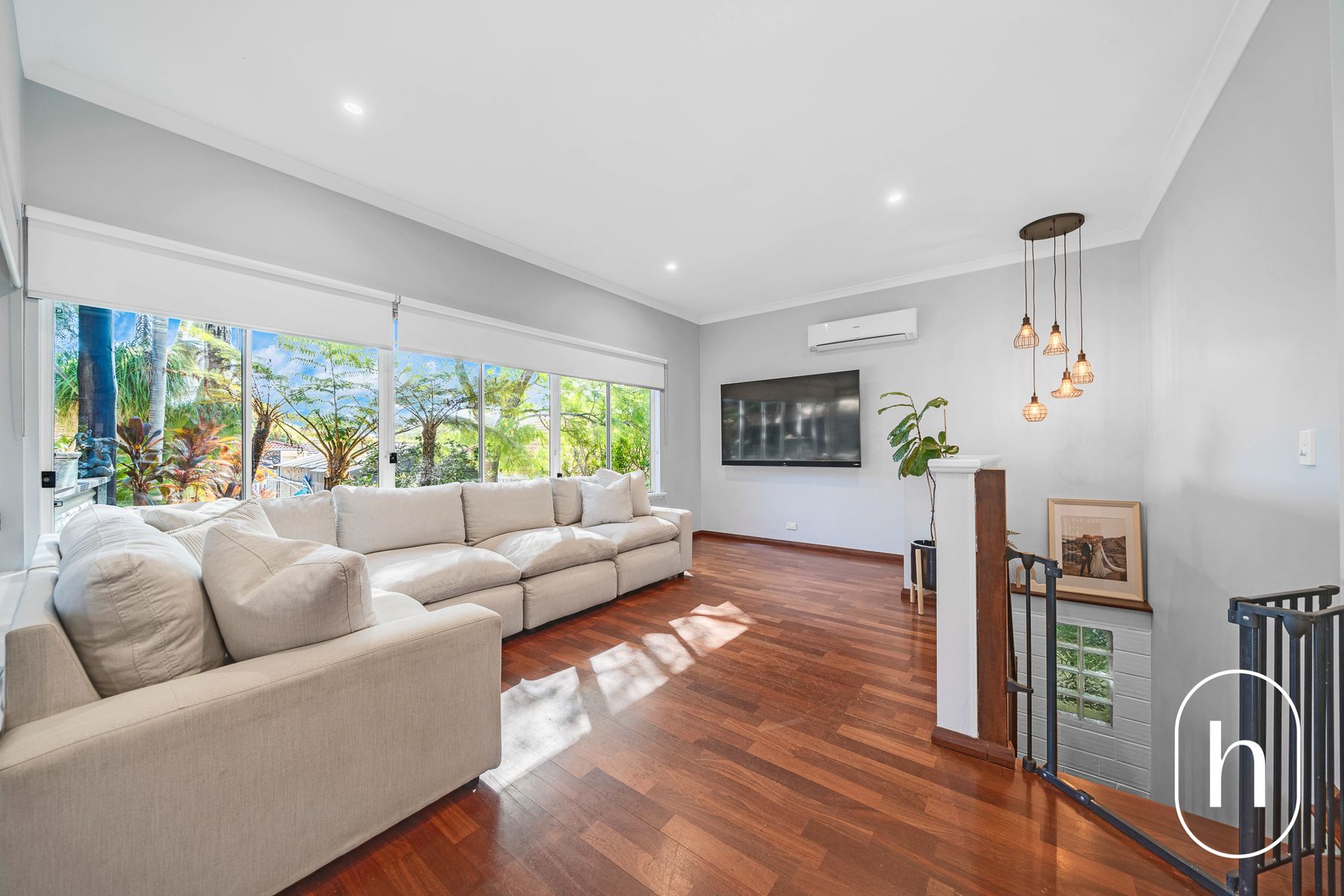 217 Huntriss Rd, Doubleview LR Logo 20