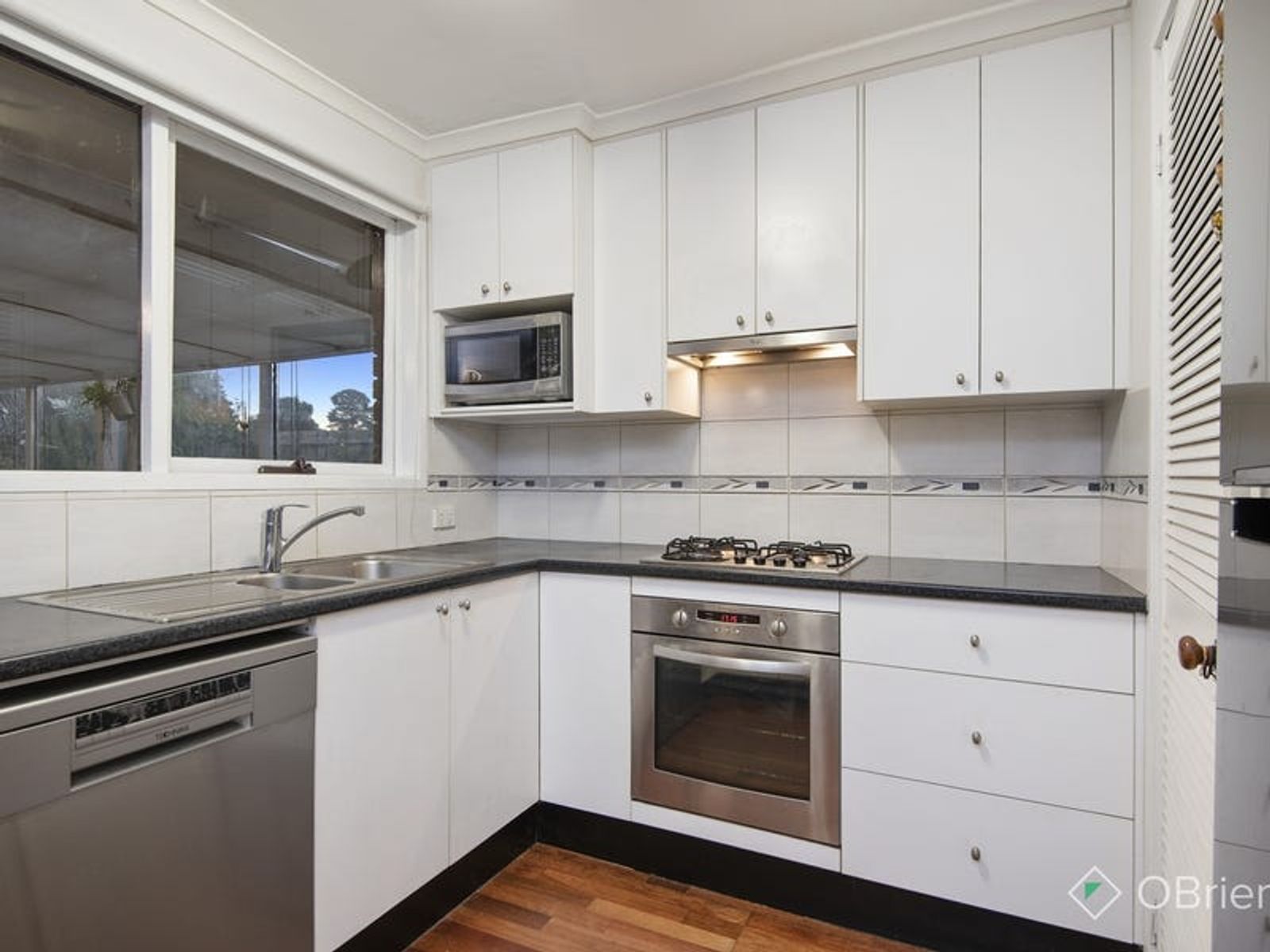 3 Girvan Circuit, Endeavour Hills, VIC 3802, Endeavour Hills - Thumbnail 4