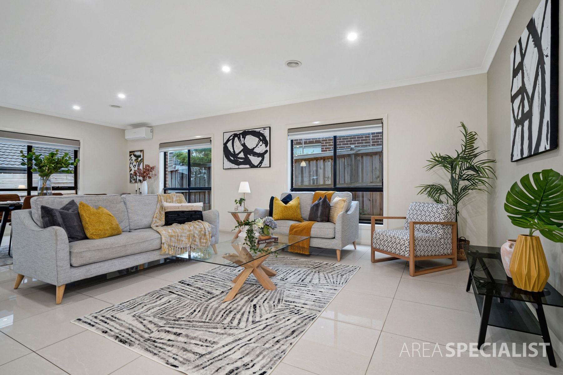 13 Carambola Place, Berwick, VIC 3806, Berwick - Thumbnail 2